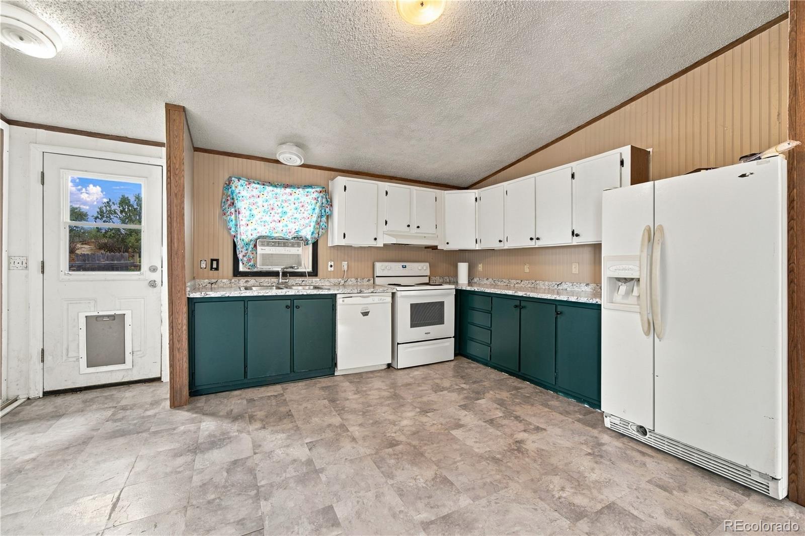 30 W 8th Avenue