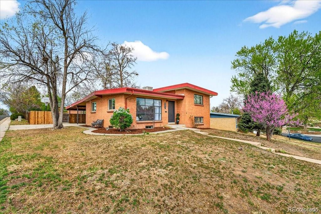 Photo of 5491 S Hickory Street, Littleton, CO 80120 (MLS # 6169627)