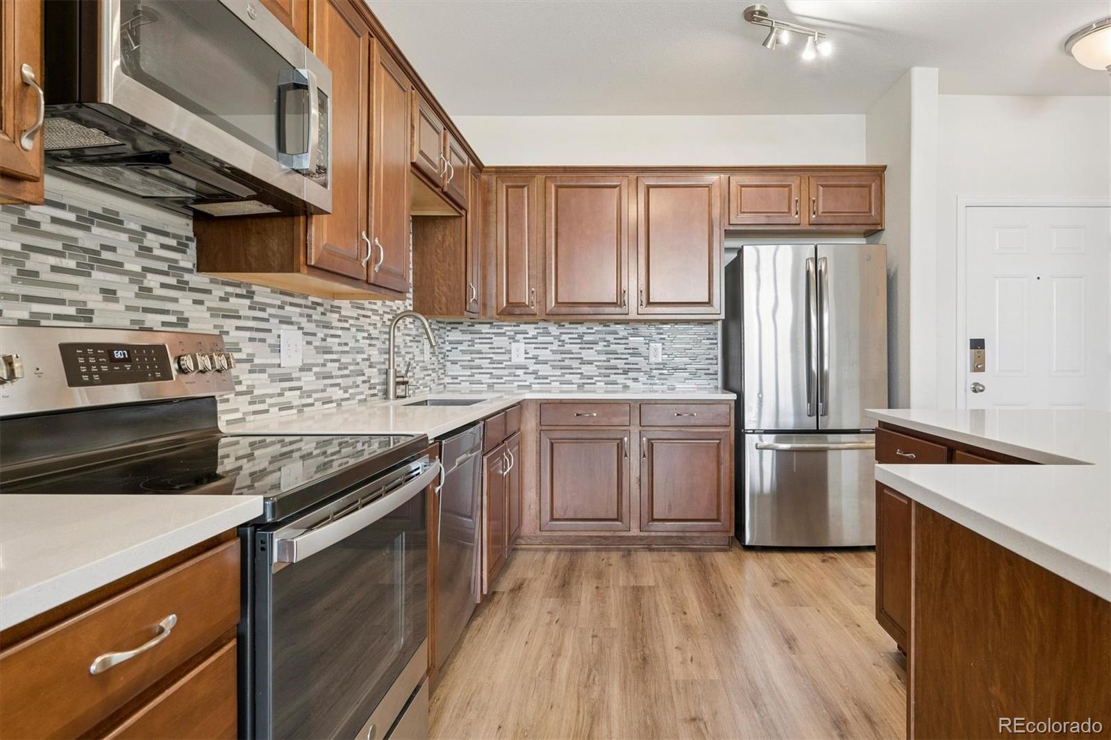 9633 E 5th Avenue 10304