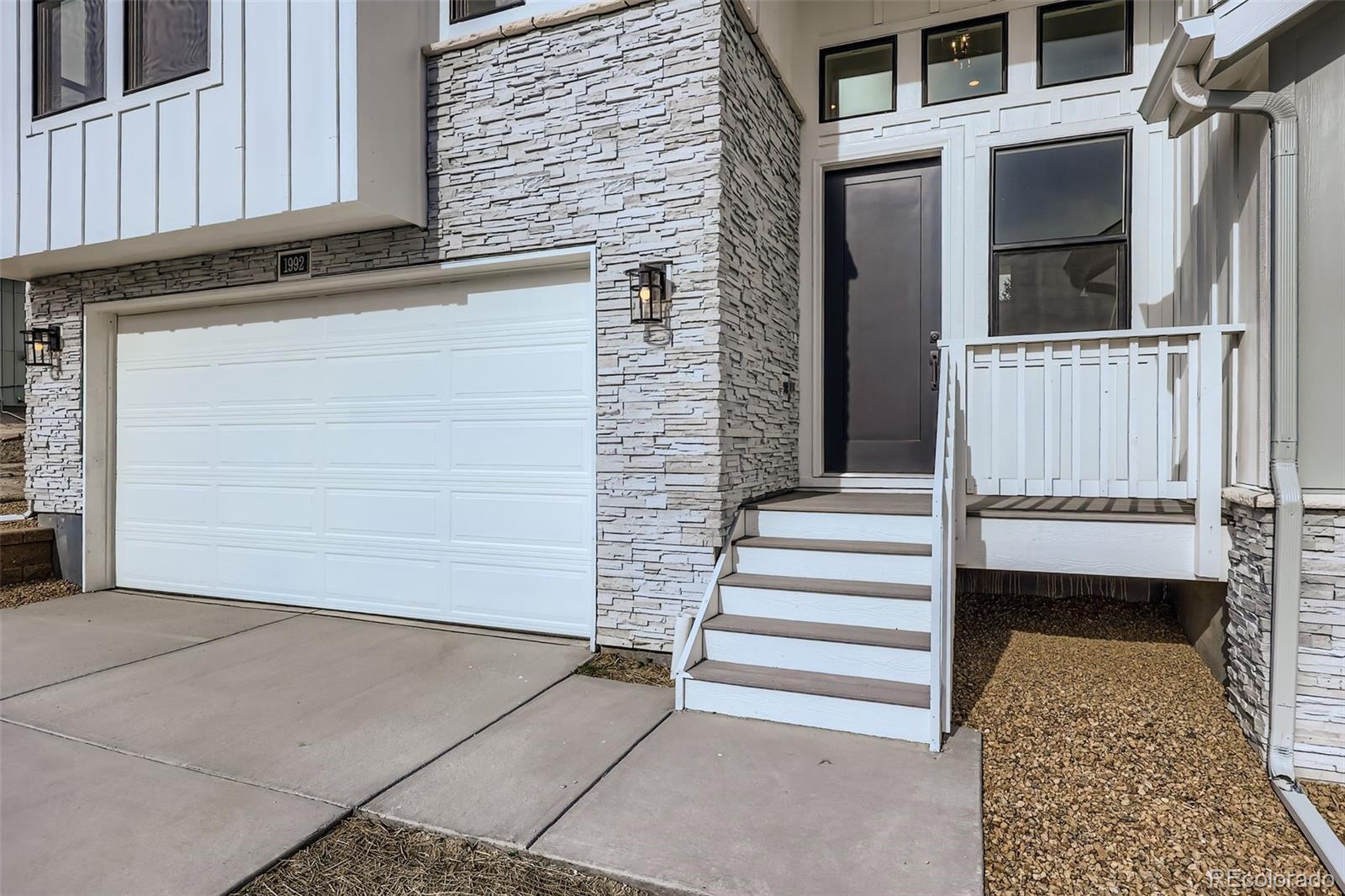 1992 Grayside Circle