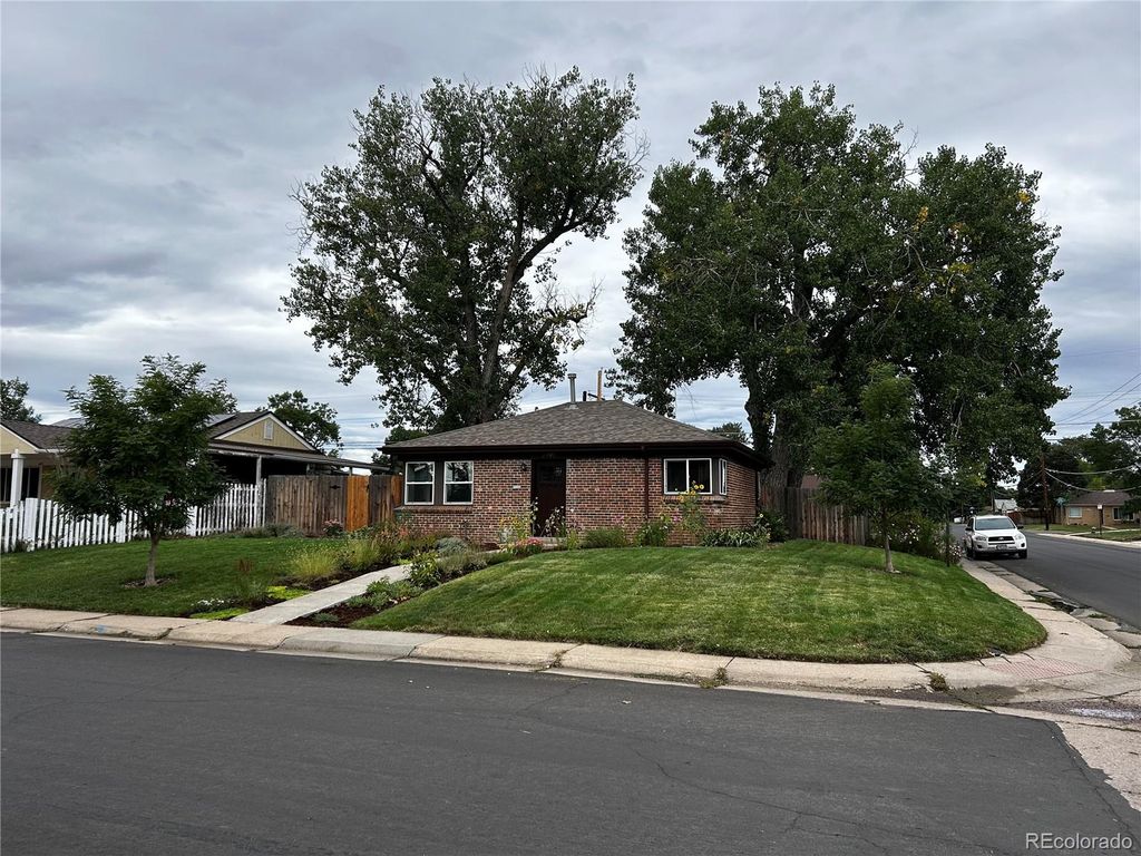 Photo of 2895 Pontiac Street, Denver, CO 80207 (MLS # 9847617)