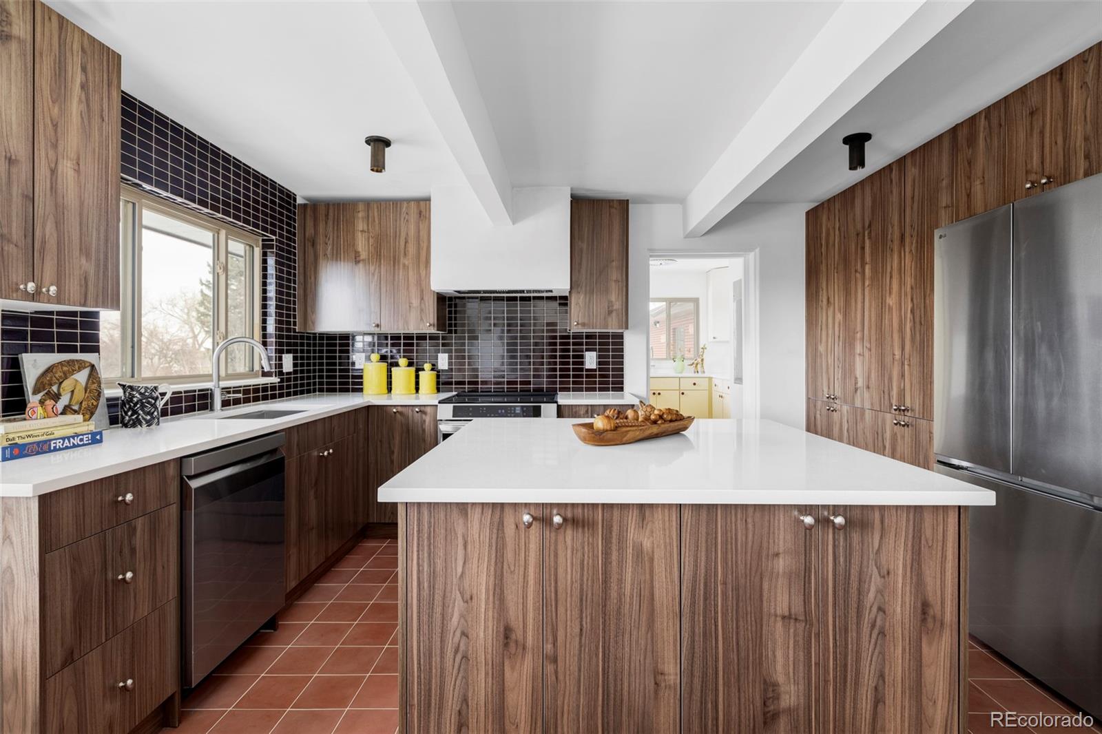 2042 Salisbury Court