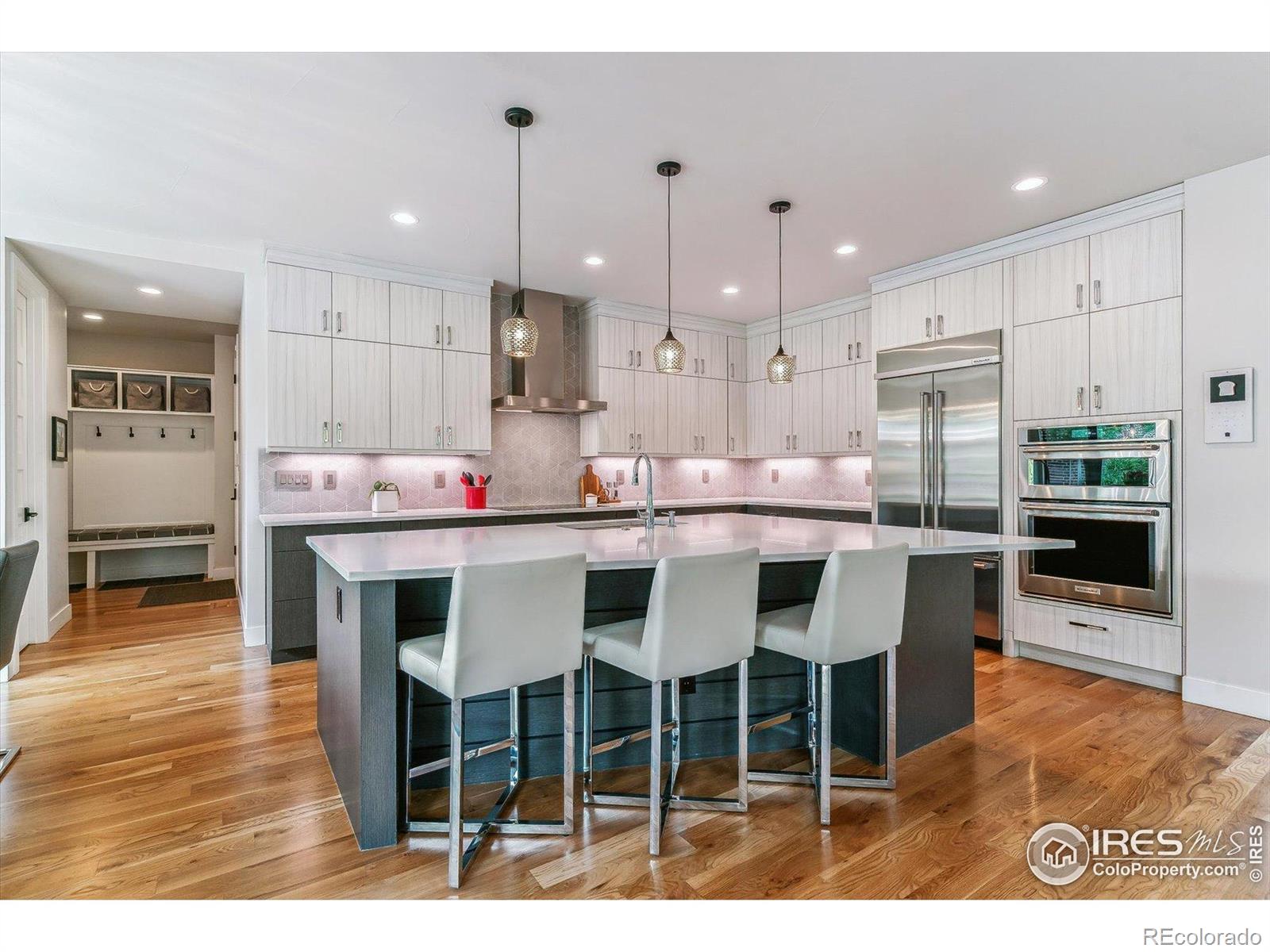 4274 E Dickenson Place