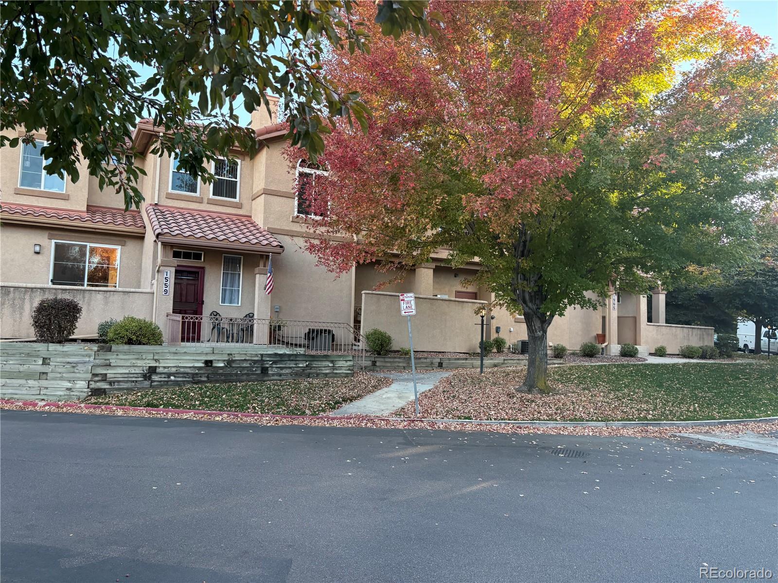 1559 Courtyard Heights