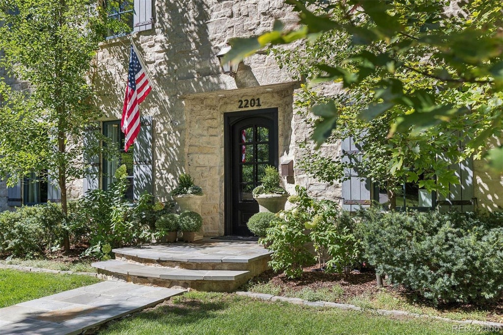 Photo of 2201 S Adams Street, Denver, CO 80210 (MLS # 4134246)