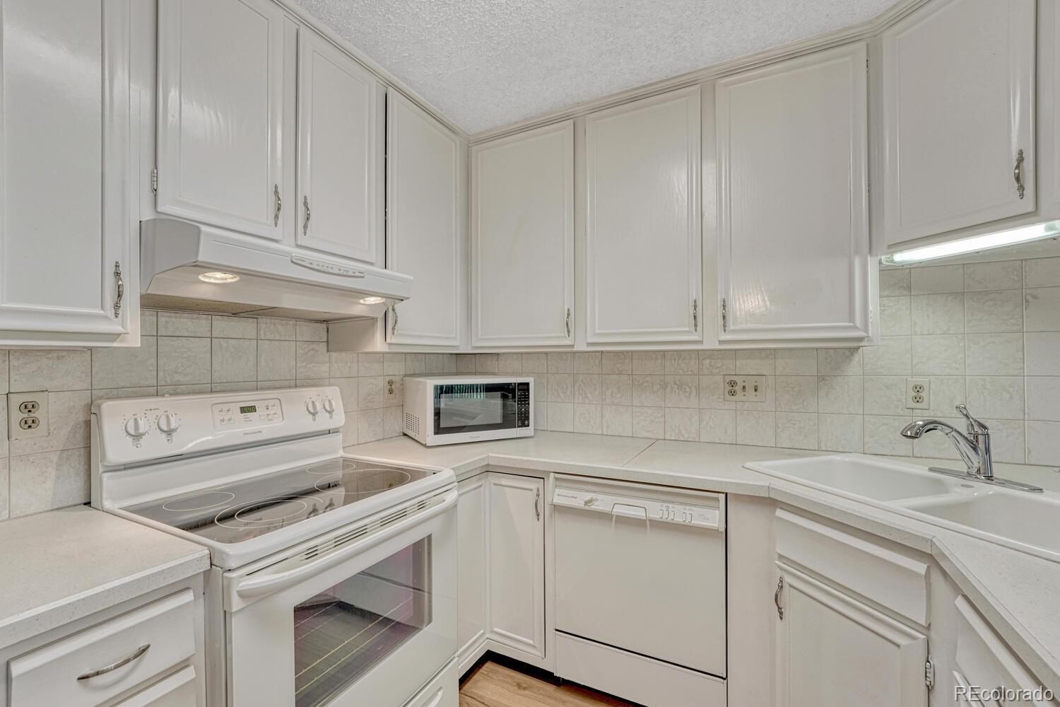 3465 S Poplar Street 304