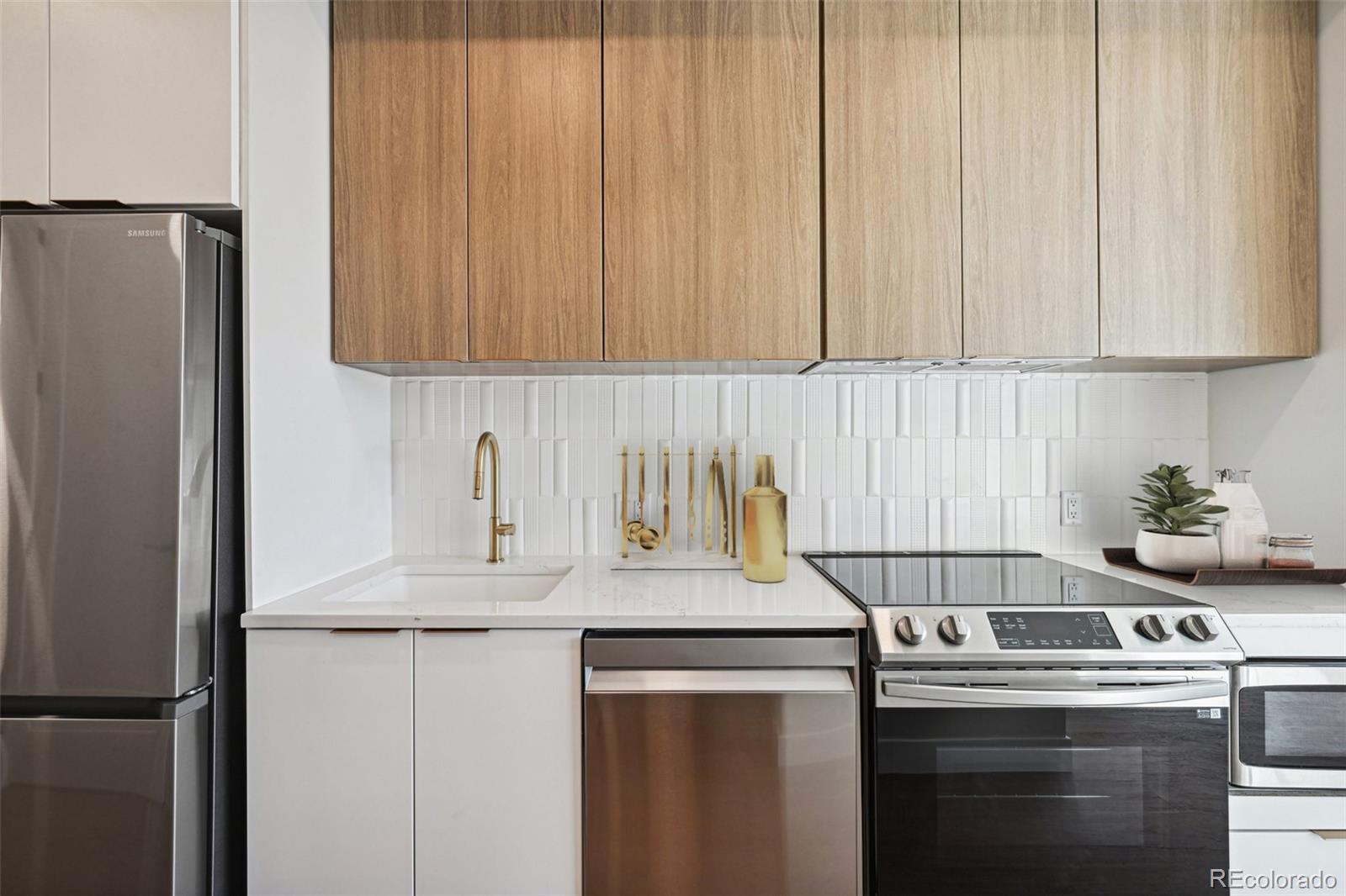 4345 W 38th 209