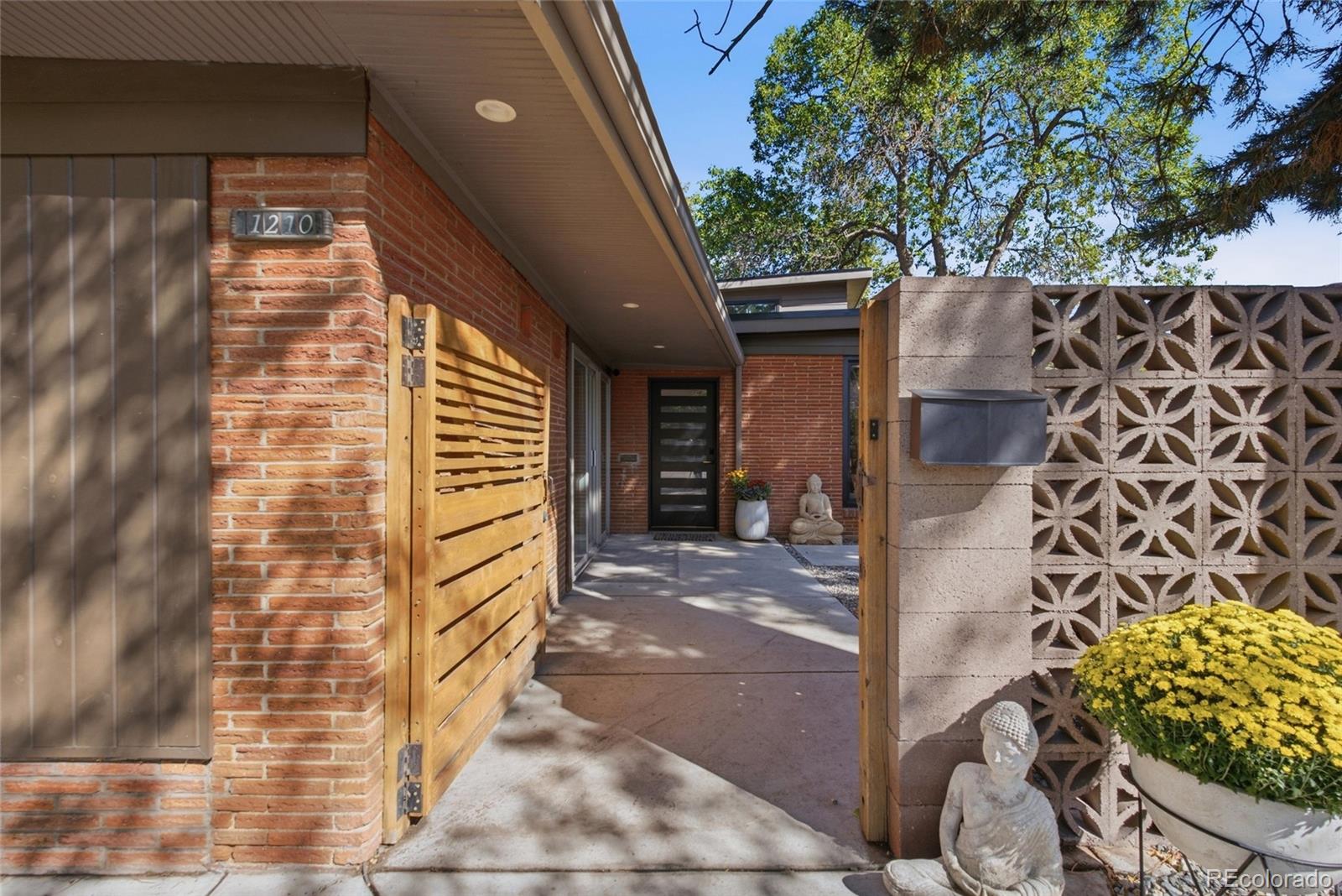 1210 Ivy Street