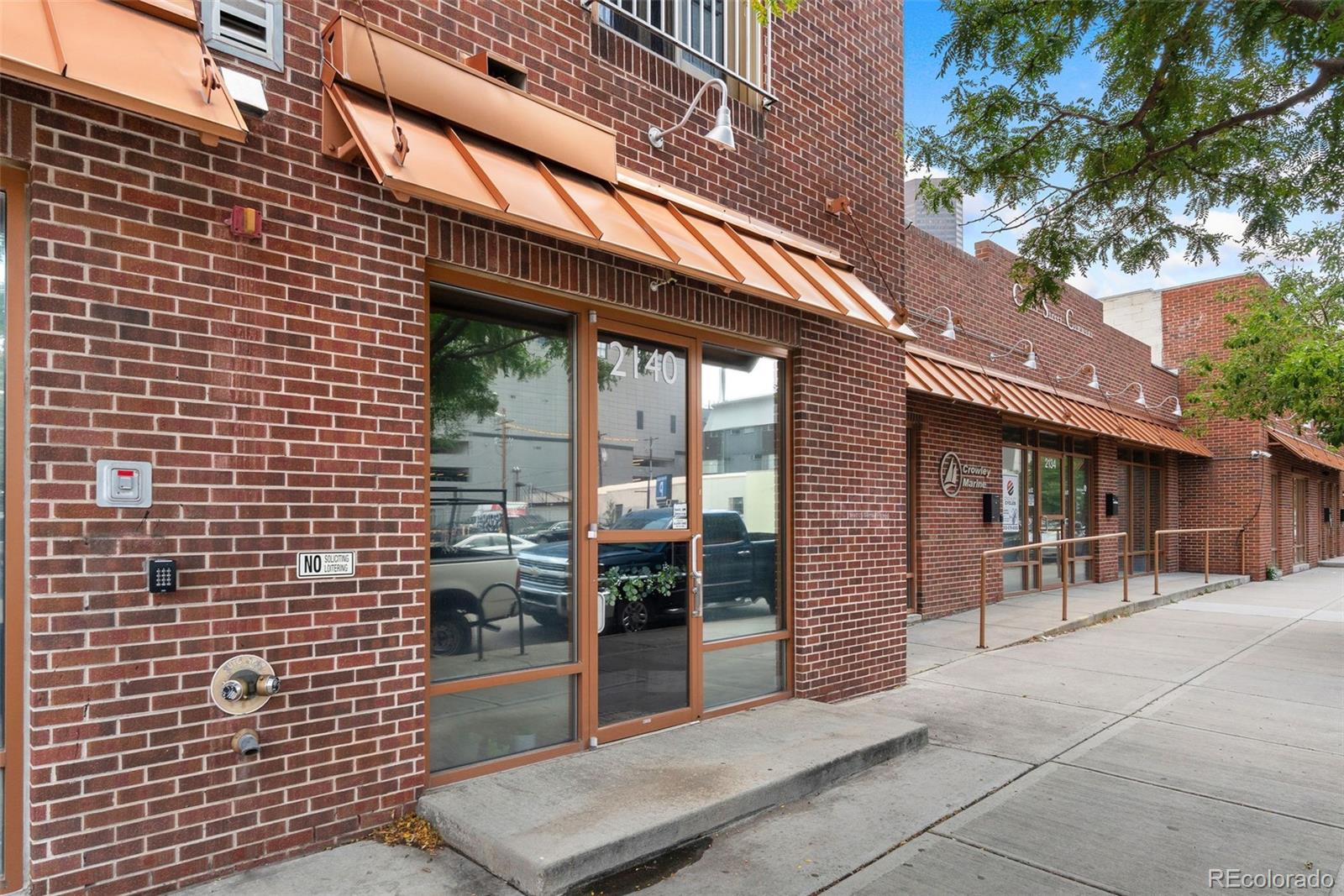 2142 Curtis Street 101