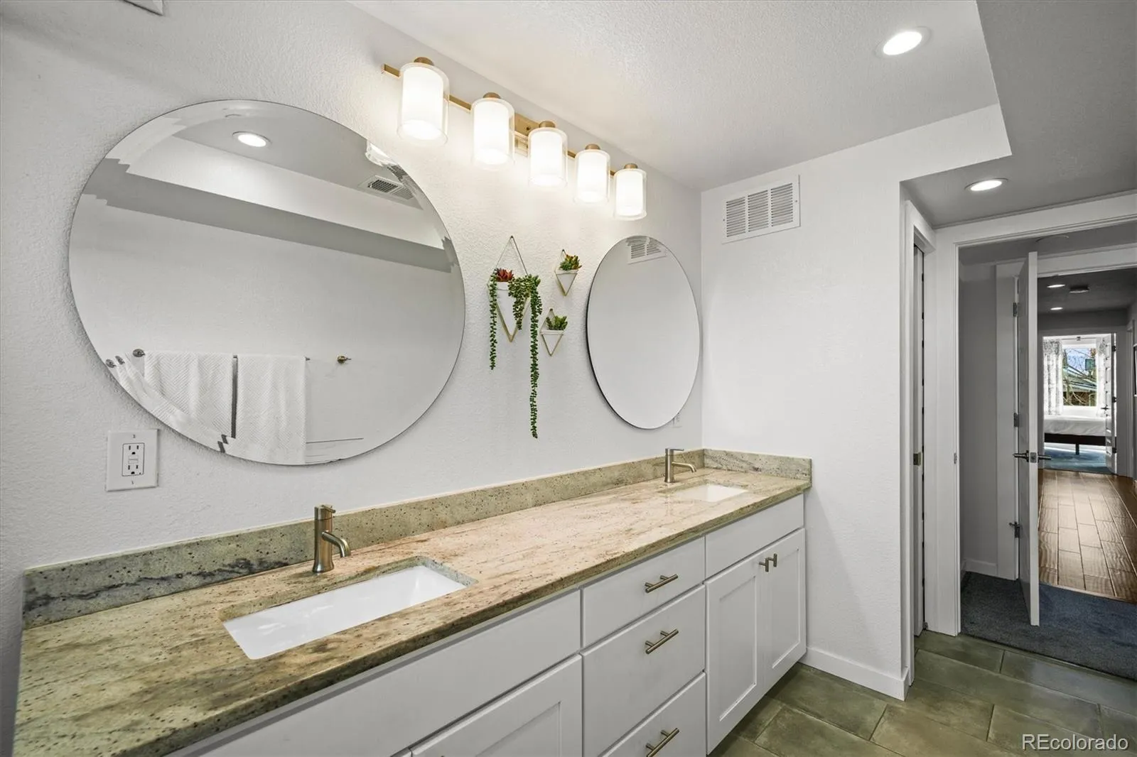 Denver, Colorado 80211, United States, 3 Bedrooms Bedrooms, ,3 BathroomsBathrooms,Residential,Active,8942