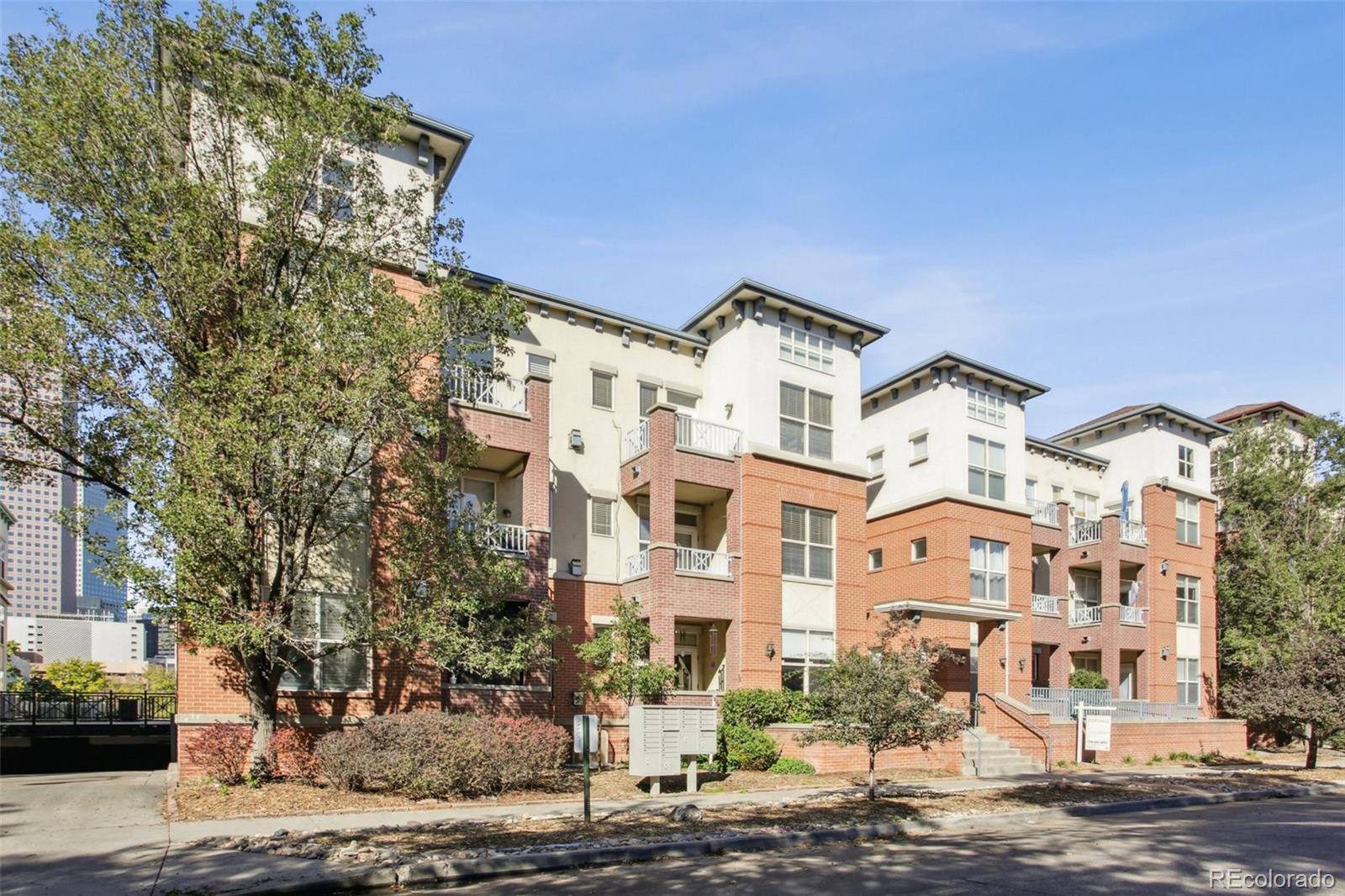 1747 N Pearl Street 106