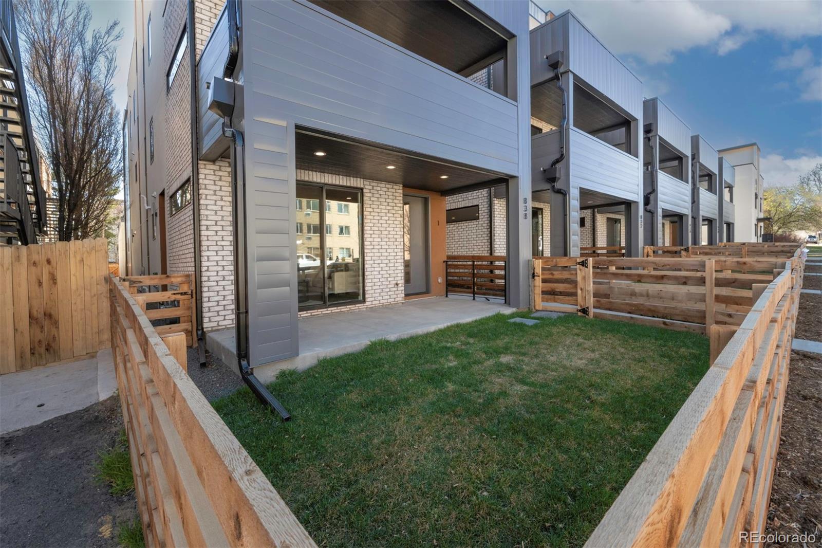 828 N Cherry Street 1