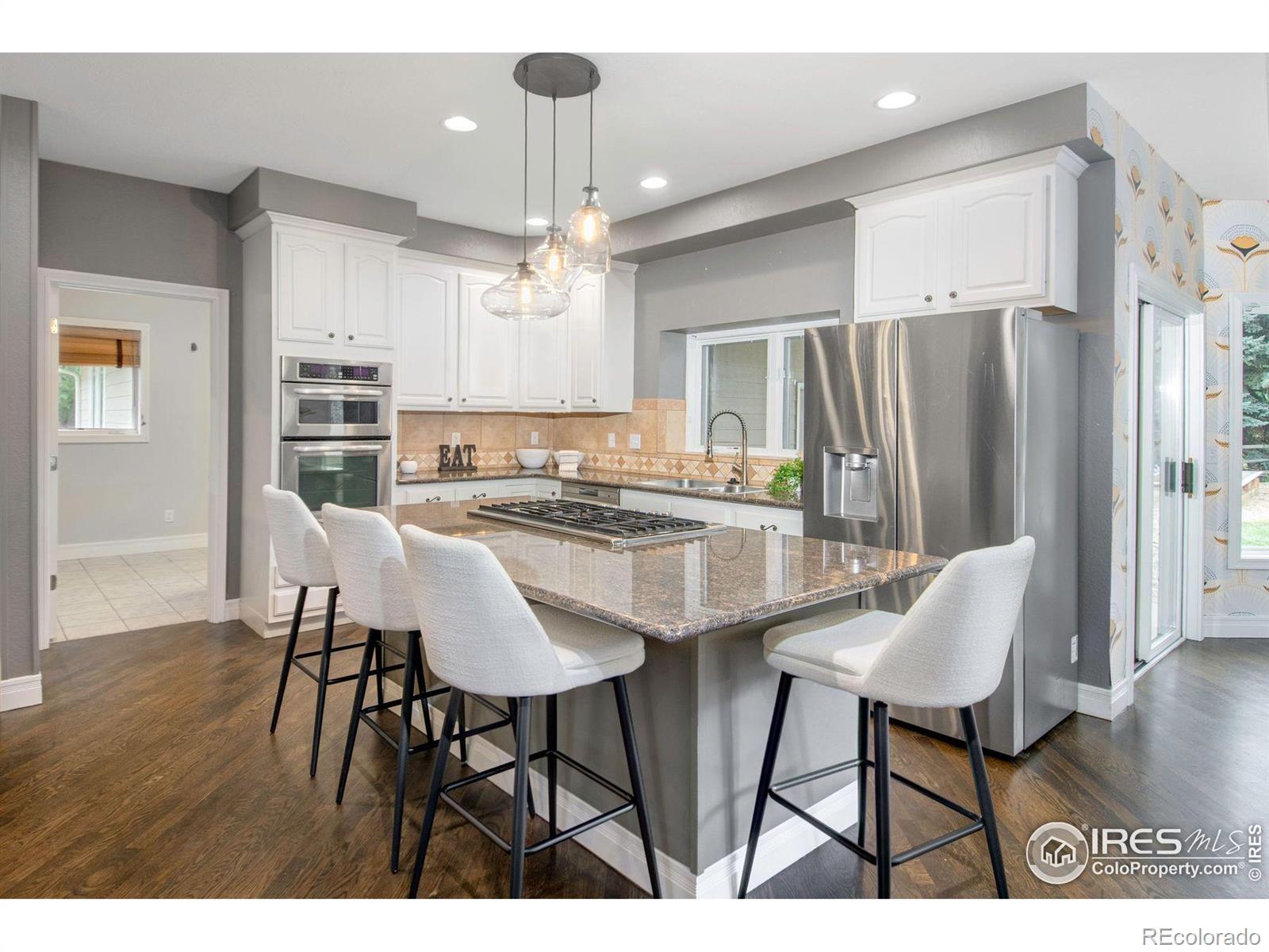 2527 Columbine Circle