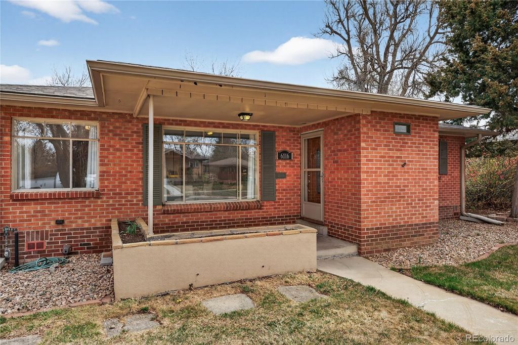 Photo of 6116 S Valleyview Street, Littleton, CO 80120 (MLS # 9495770)