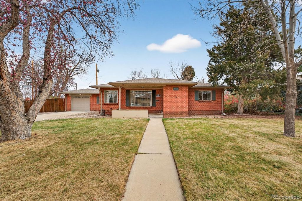 Photo of 6116 S Valleyview Street, Littleton, CO 80120 (MLS # 9495770)