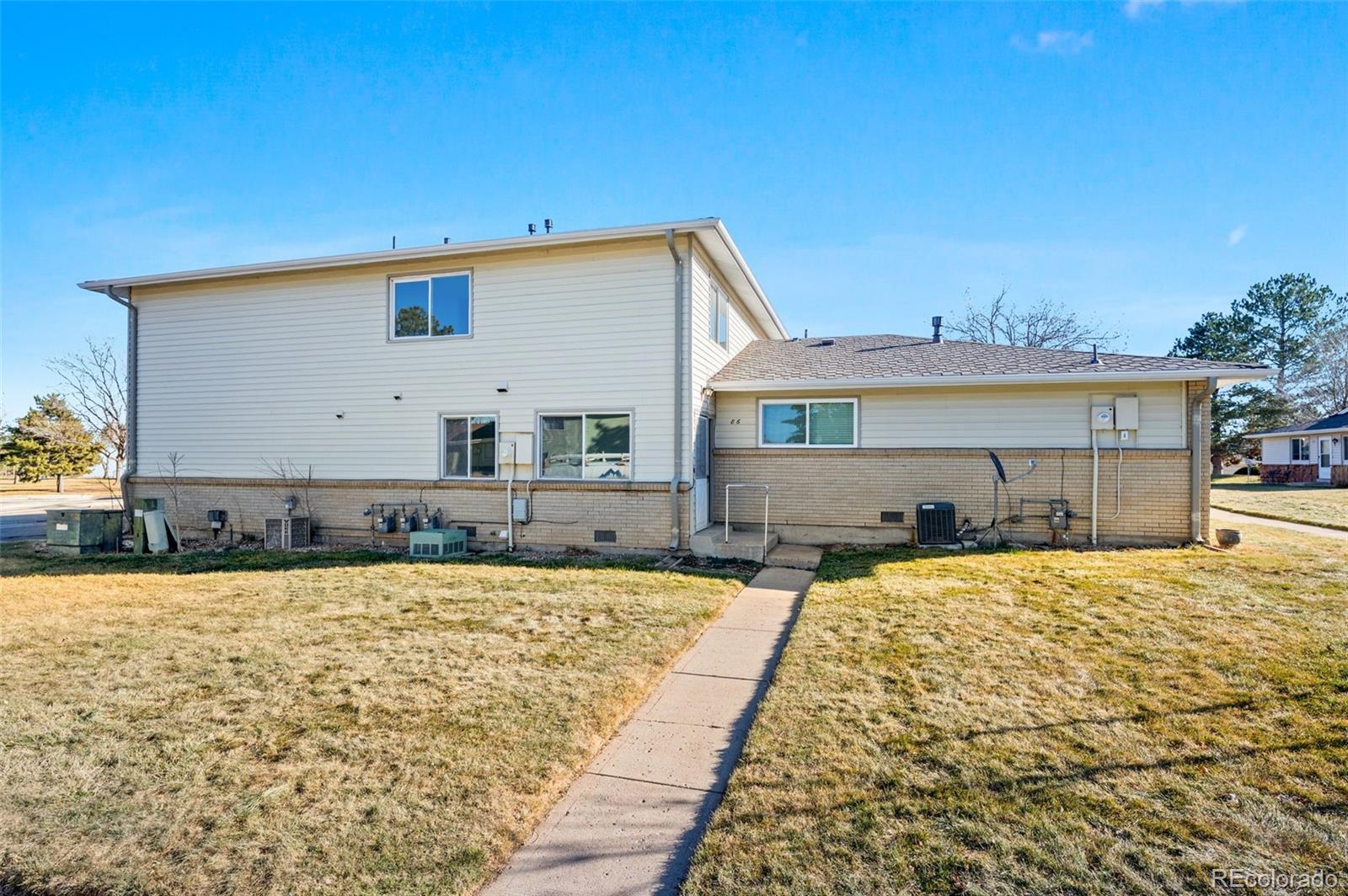 3354 S Flower Street 86