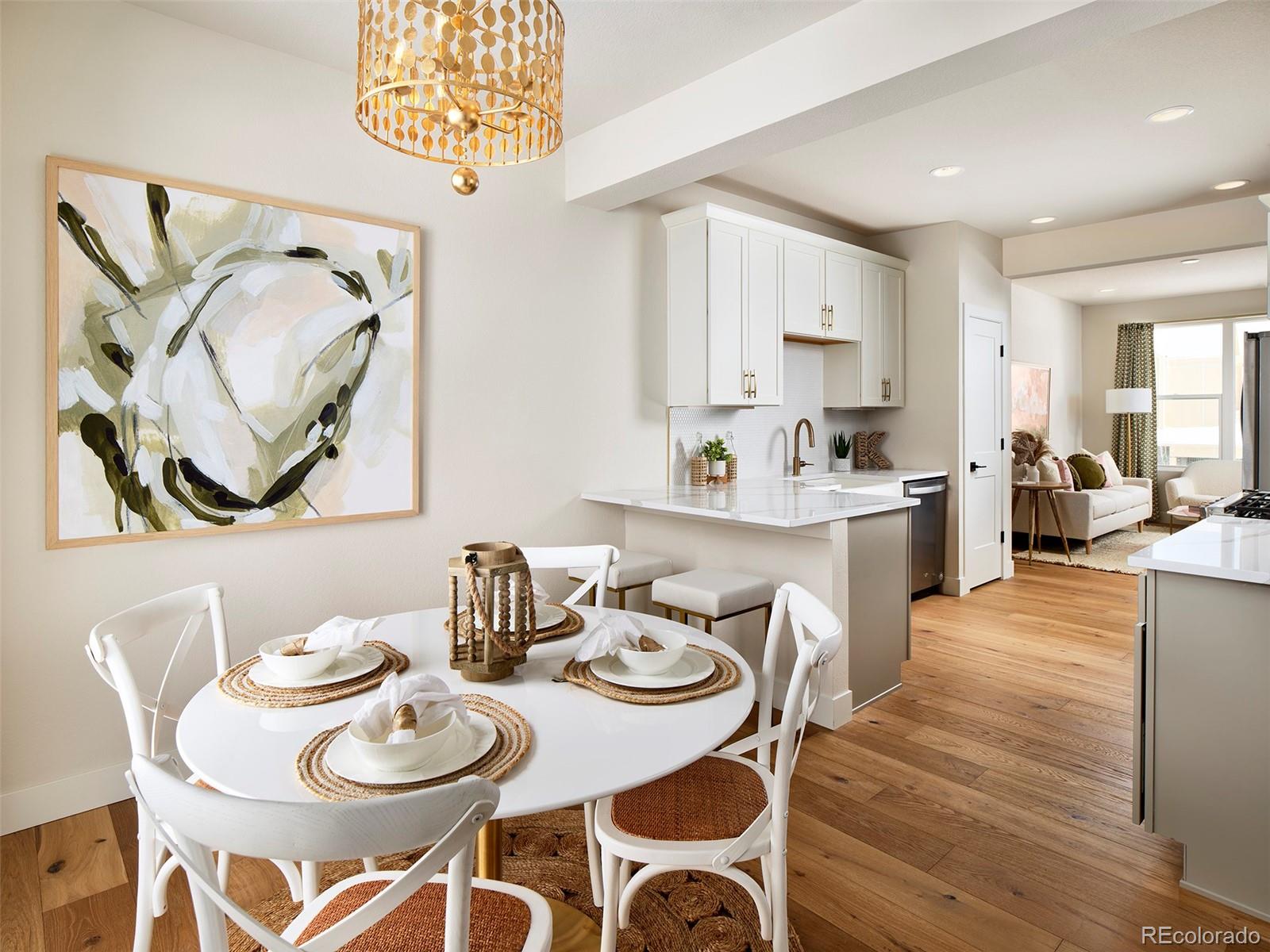 888 S Valentia Street 13-102