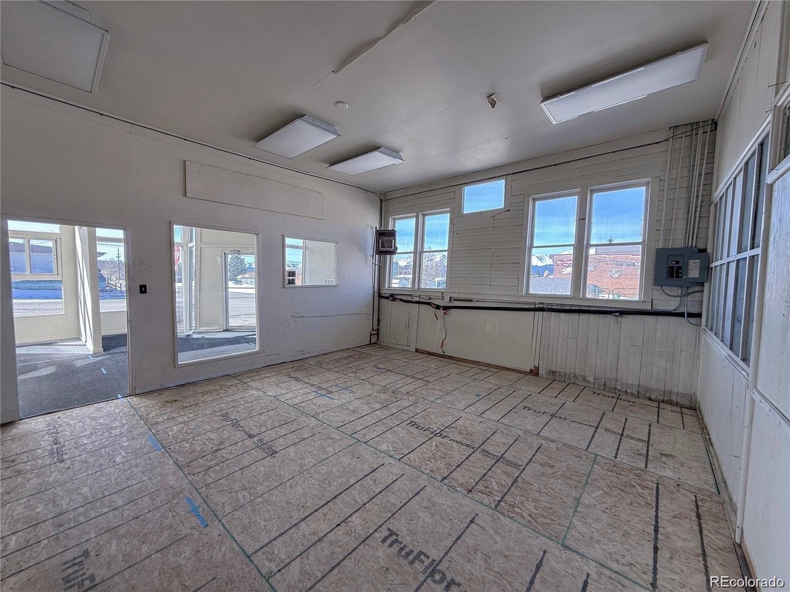 200 E 6th Street