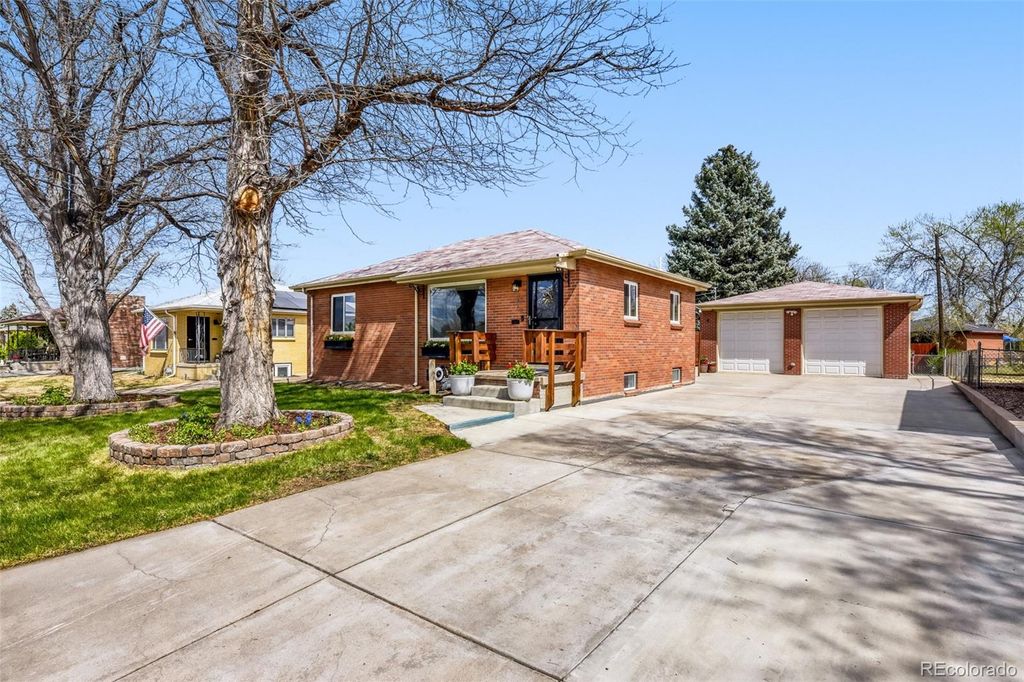 Photo of 2568 S Zurich Court, Denver, CO 80219 (MLS # 8451834)