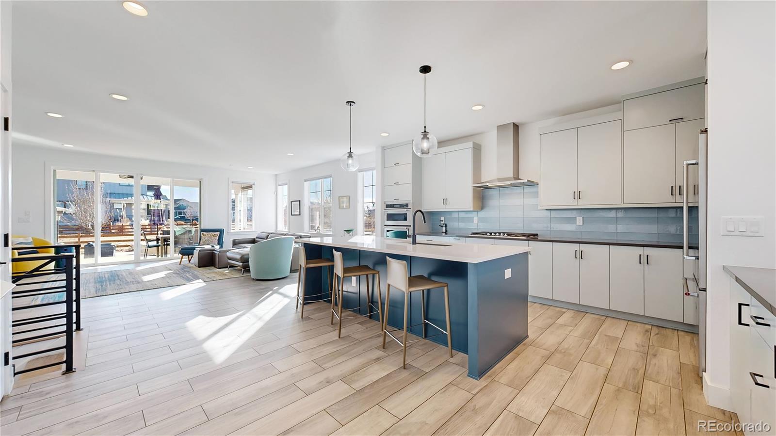 885 Delechant Drive