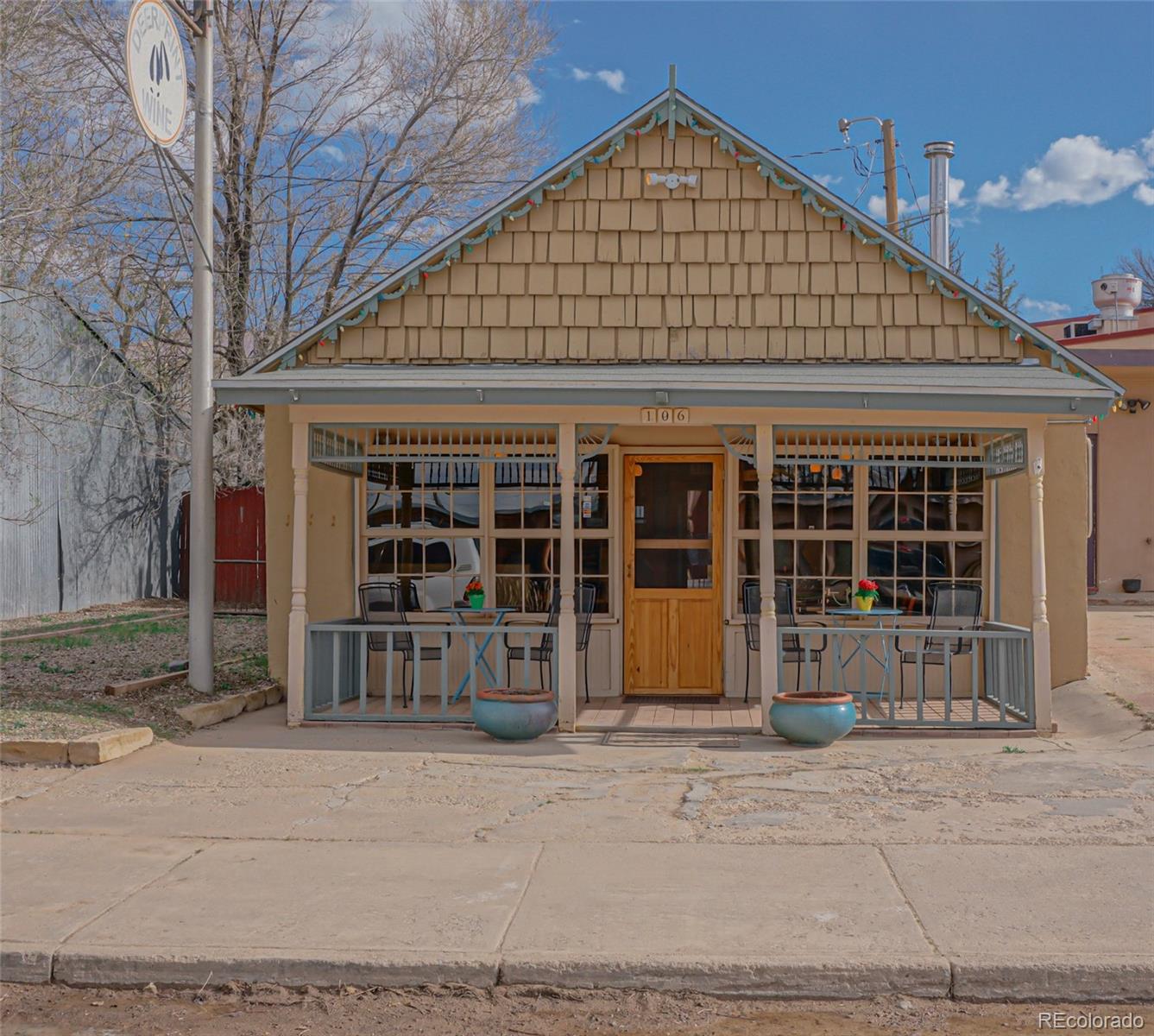 106 E Francisco Street