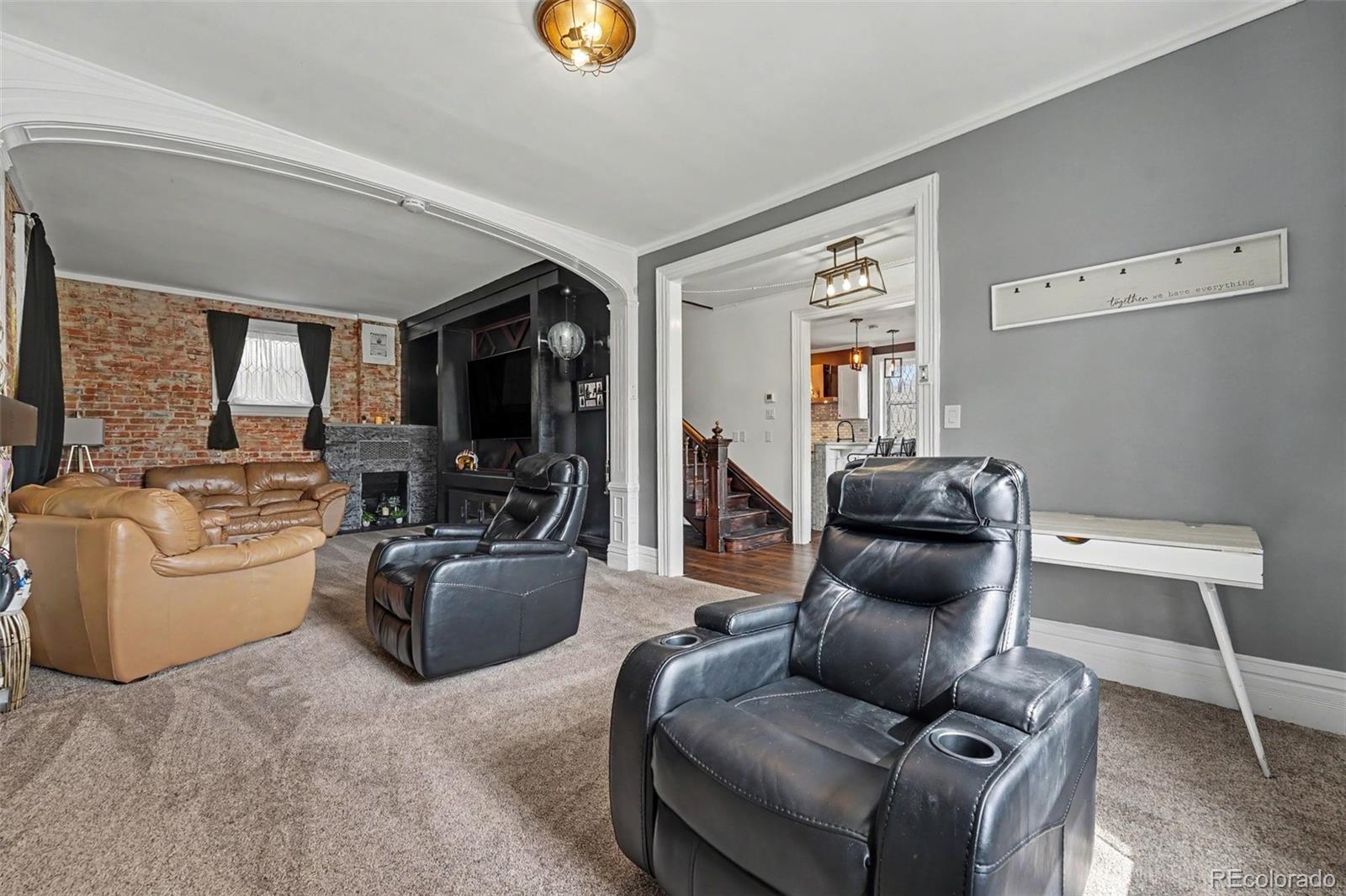 209 W 1st High Street