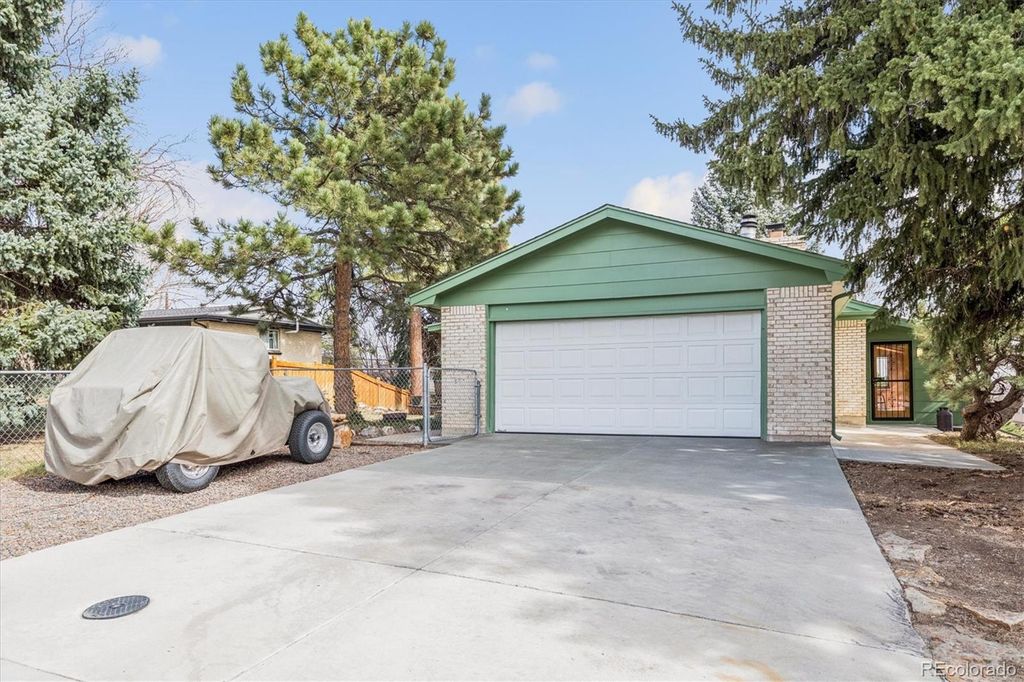 Photo of 7027 W 70th Avenue, Arvada, CO 80003 (MLS # 1785688)