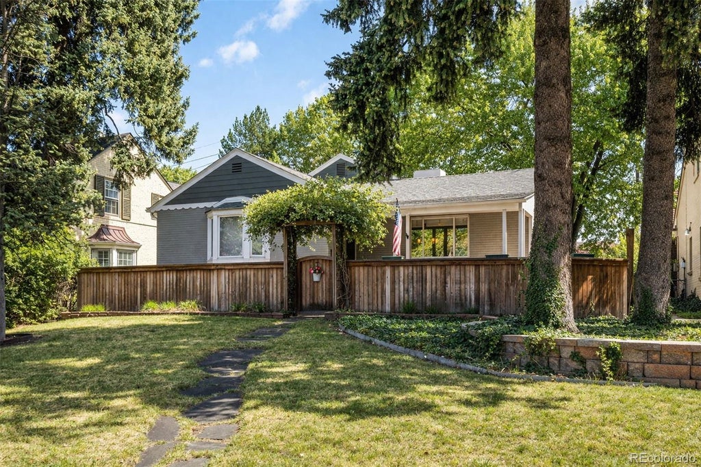 Photo of 1130 N Monaco Parkway, Denver, CO 80220 (MLS # 6856215)