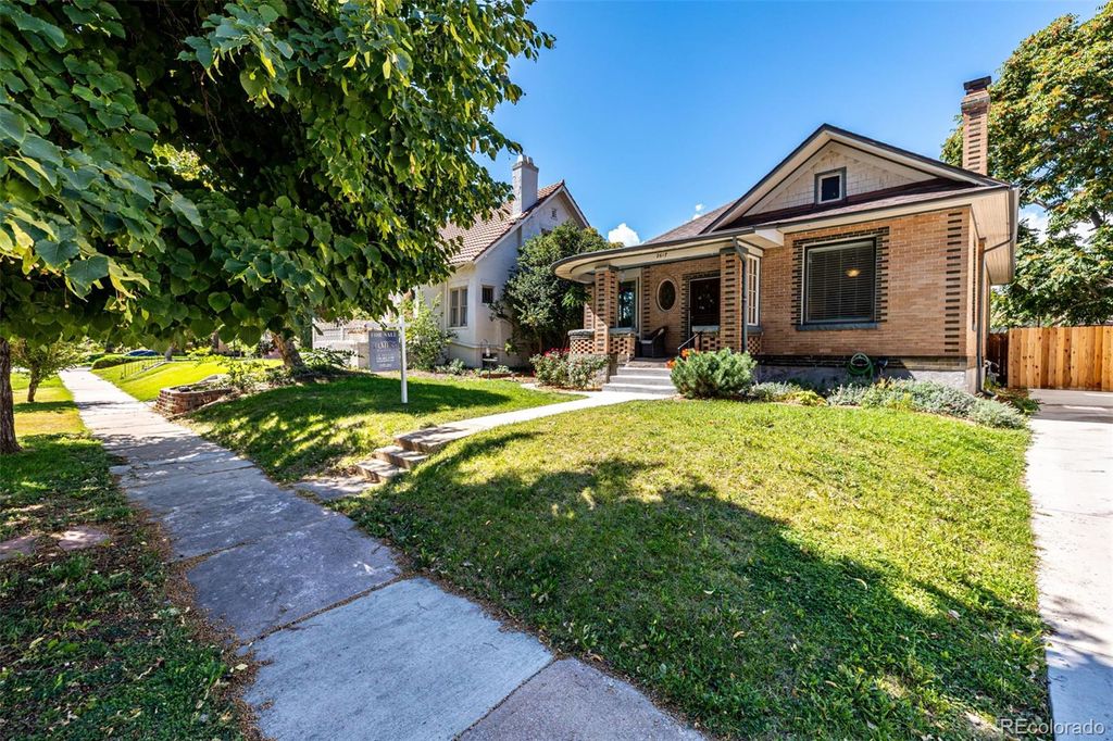 Photo of 2617 Albion Street, Denver, CO 80207 (MLS # 8821858)