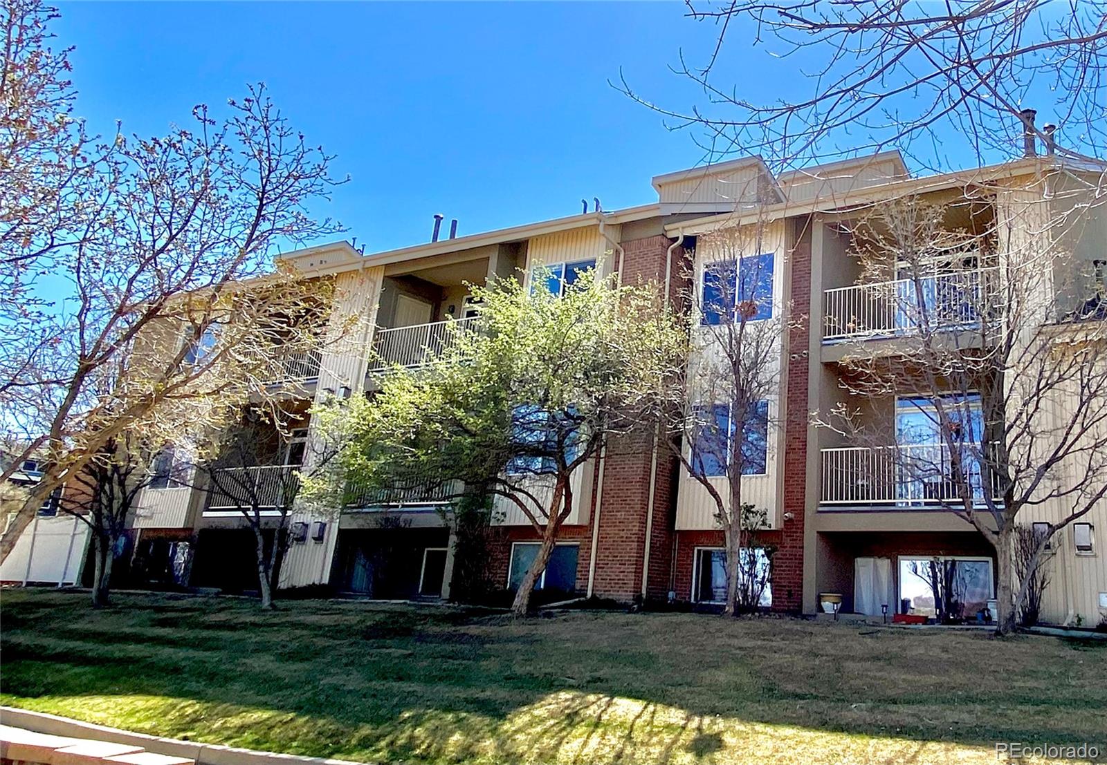 8685 Clay Street 305