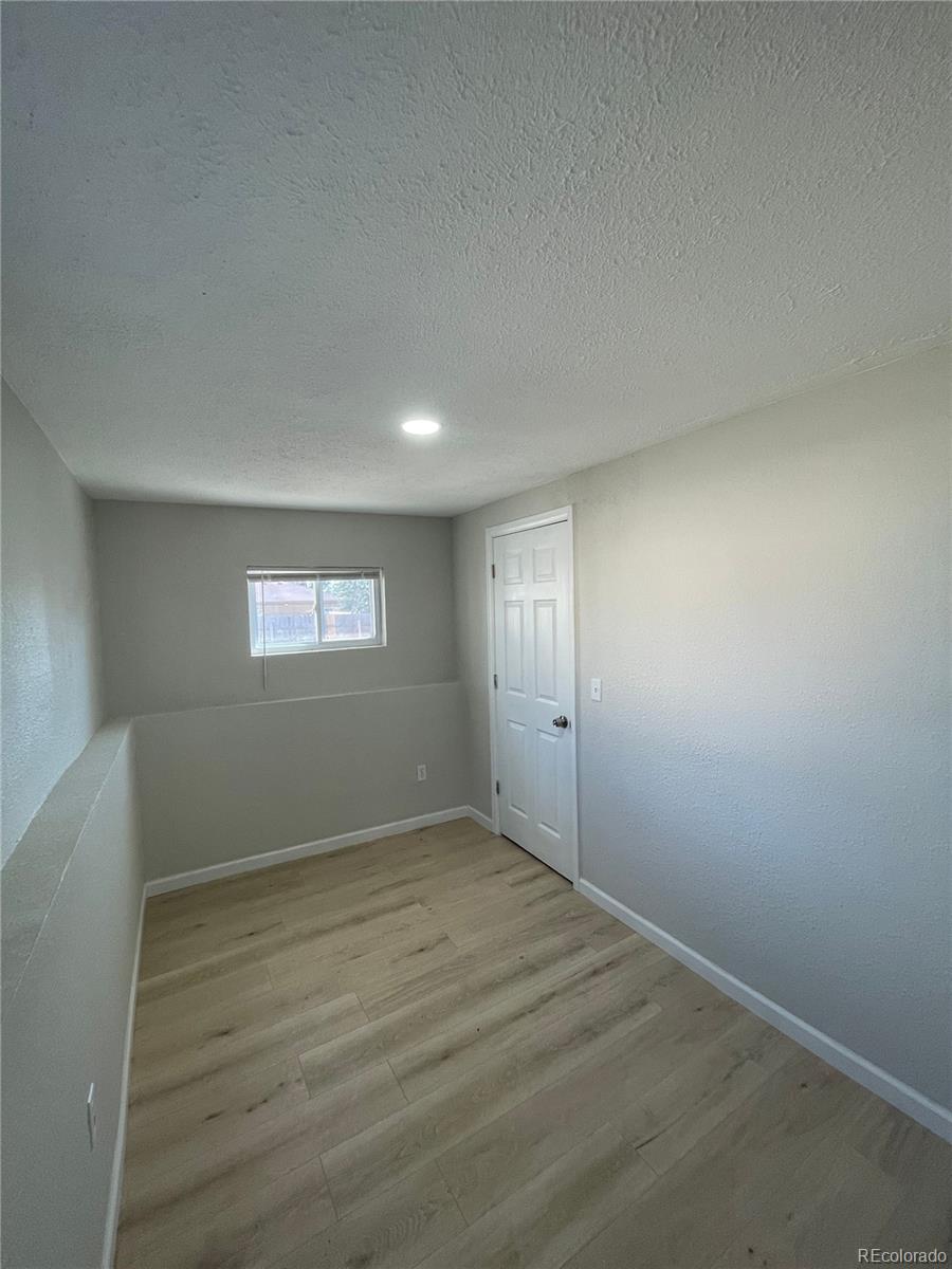 3210 W Longfellow Place