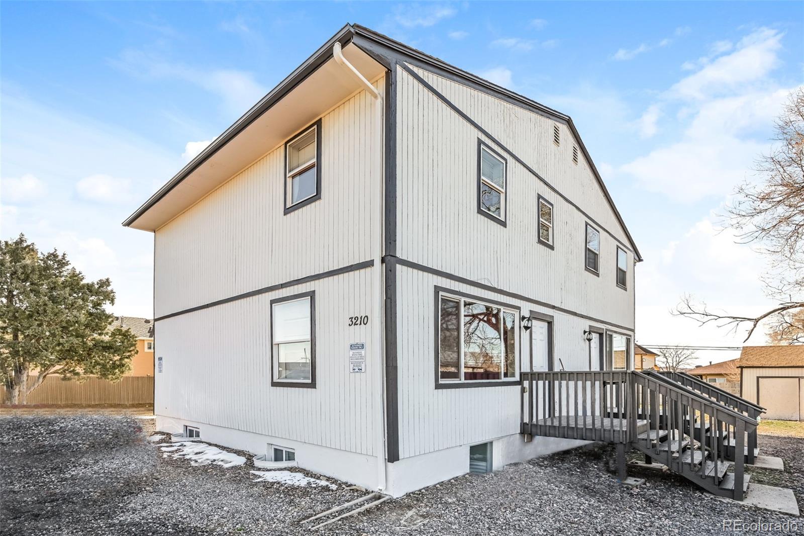 3210 W Longfellow Place