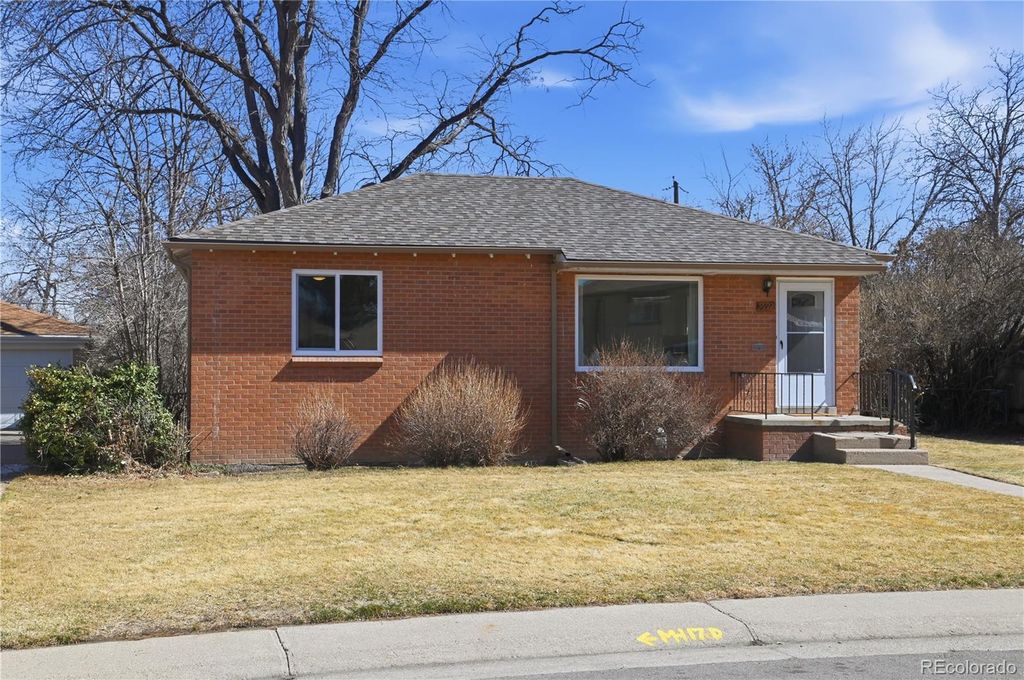 Photo of 2592 S Uno Way, Denver, CO 80219 (MLS # 6625257)