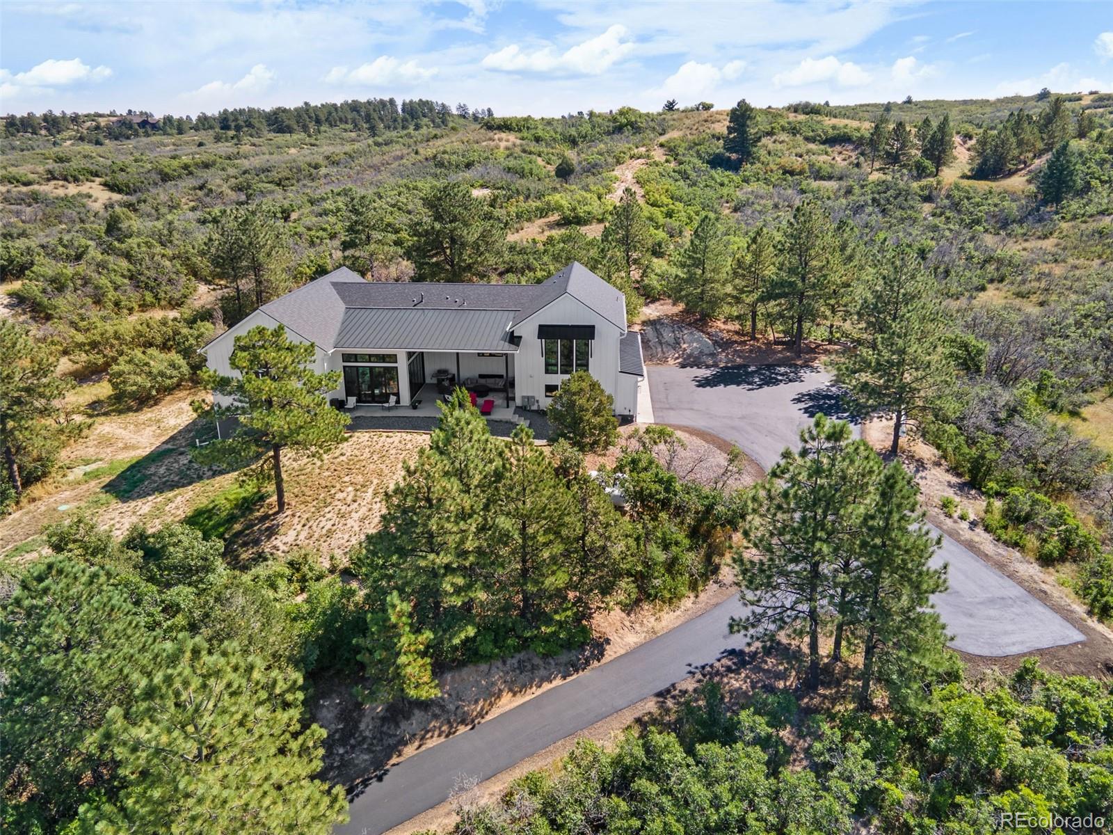 922 W Wolfensberger Road