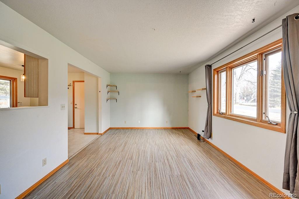 212 N Gunnison Avenue