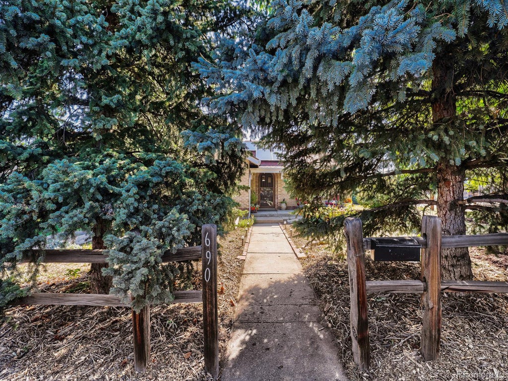 Photo of 690 S Eliot Street, Denver, CO 80219 (MLS # 2808915)