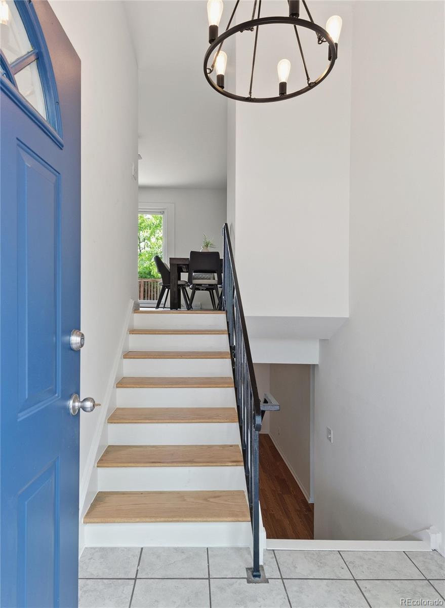 Photo of 804 S Queen Way, Lakewood, CO 80226 (MLS # 6400189)