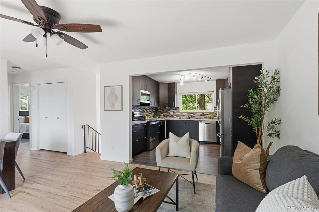 Photo of 804 S Queen Way, Lakewood, CO 80226 (MLS # 6400189)