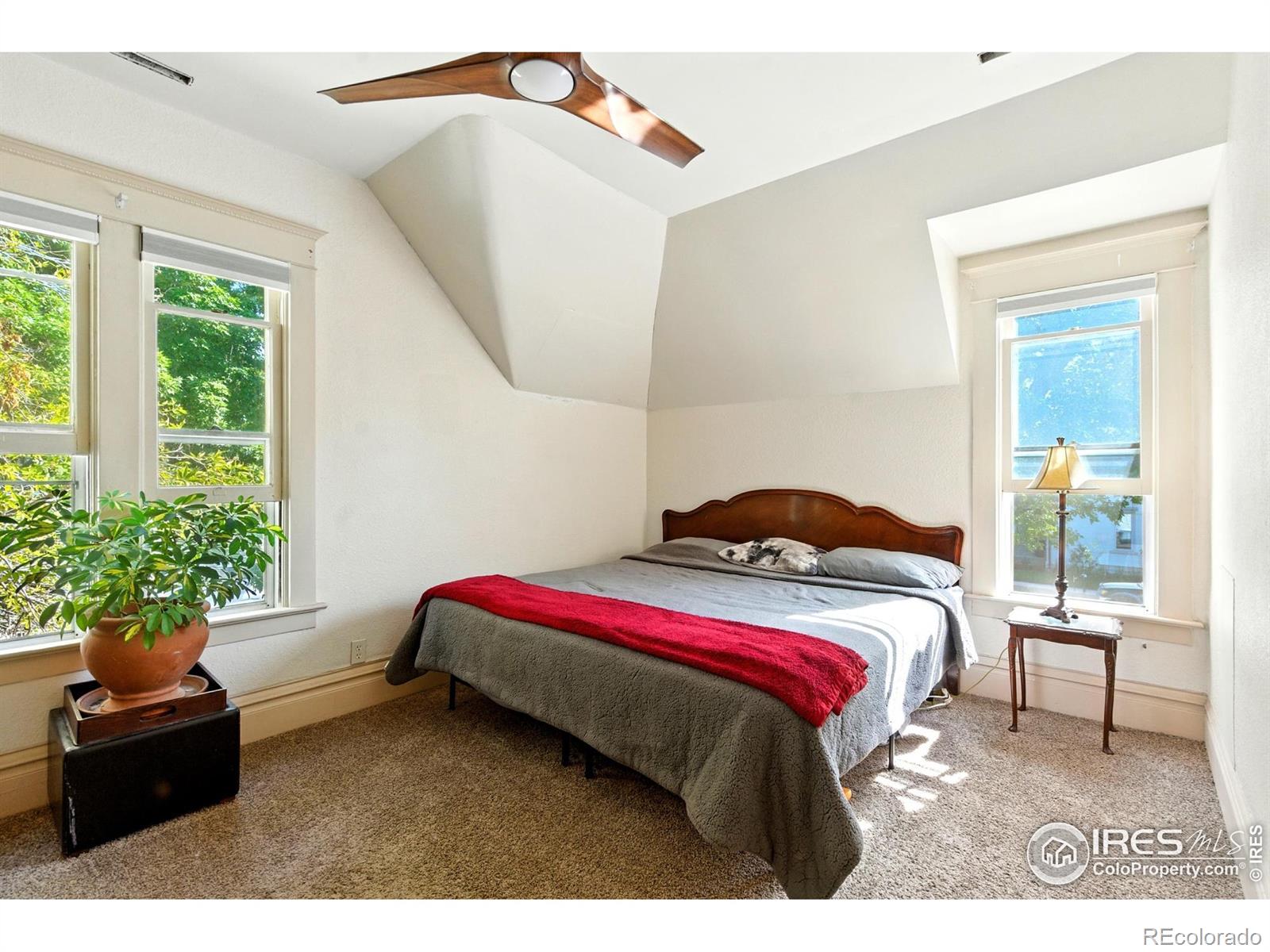 610 W 5th Street