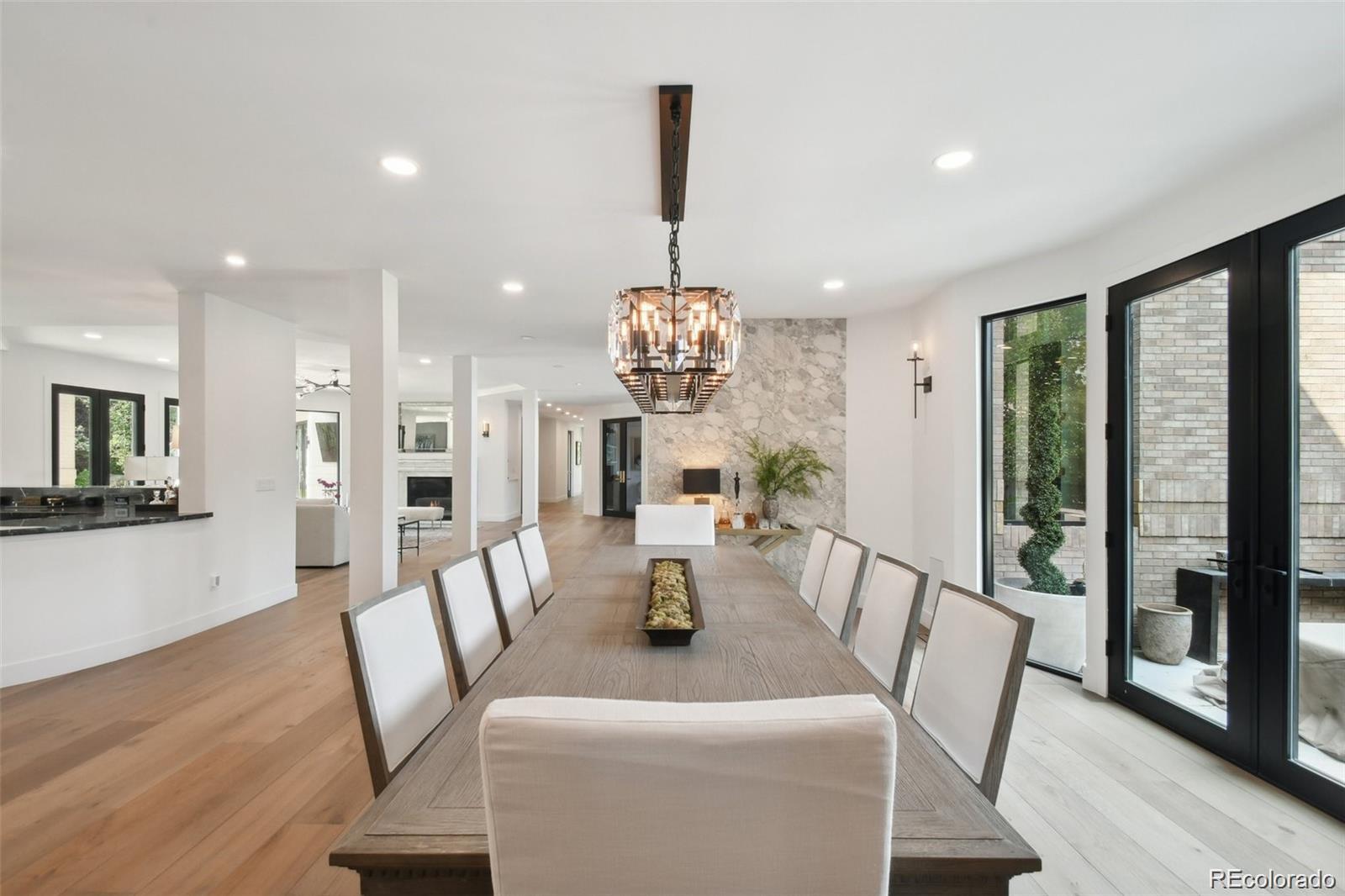 4736 S Fillmore Court
