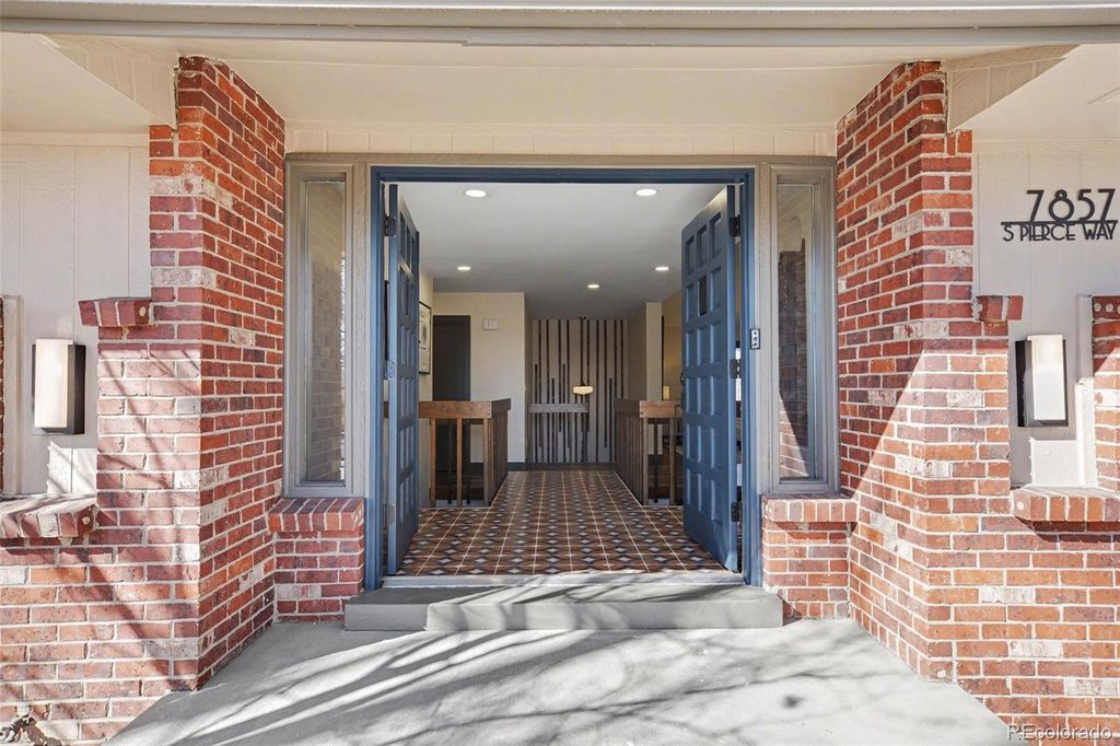 Photo of 7857 S Pierce Way, Littleton, CO 80128 (MLS # 3553639)