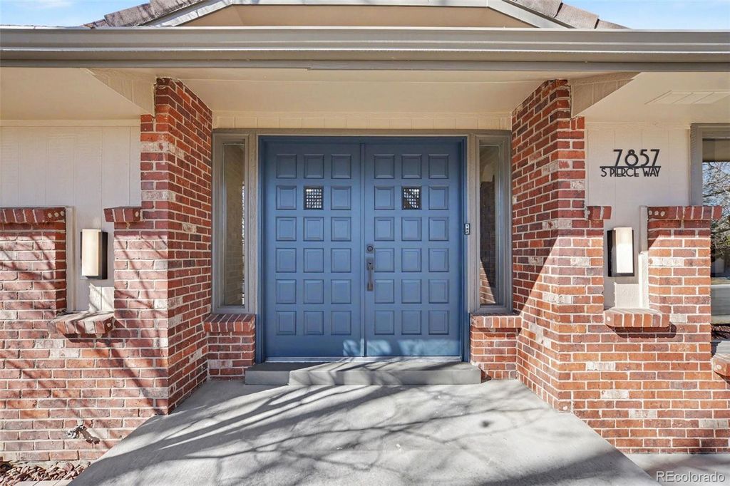 Photo of 7857 S Pierce Way, Littleton, CO 80128 (MLS # 3553639)