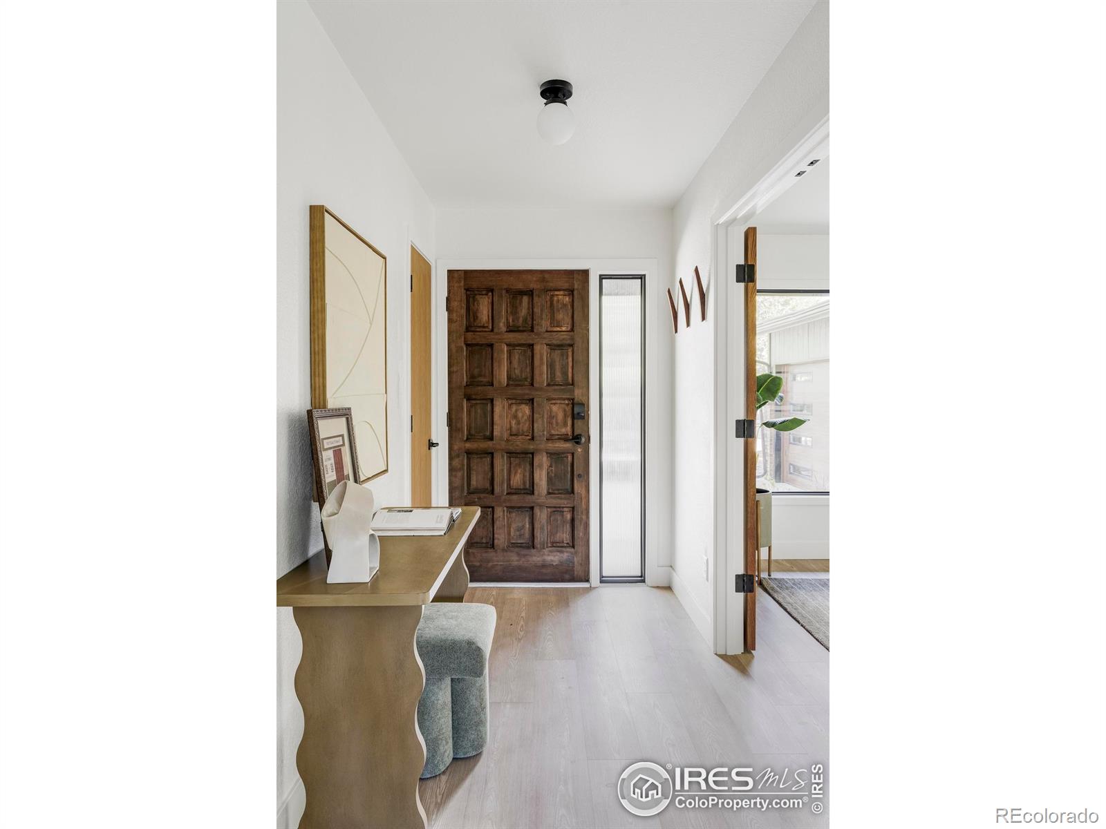 1112 Robertson Street