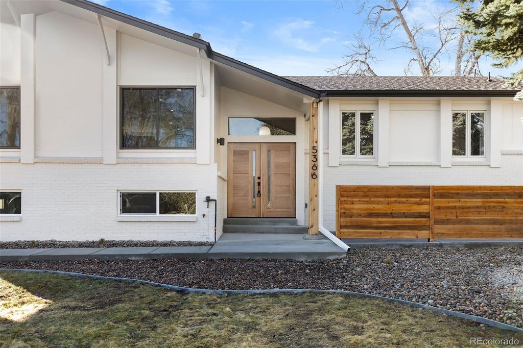 Photo of 5366 W Portland Drive, Littleton, CO 80128 (MLS # 8750322)