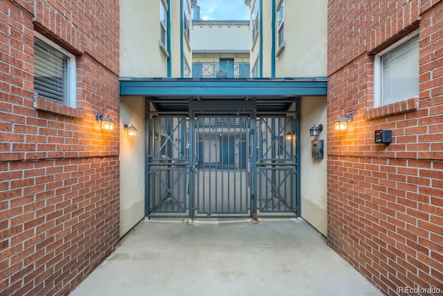 1747 N Pearl Street 205