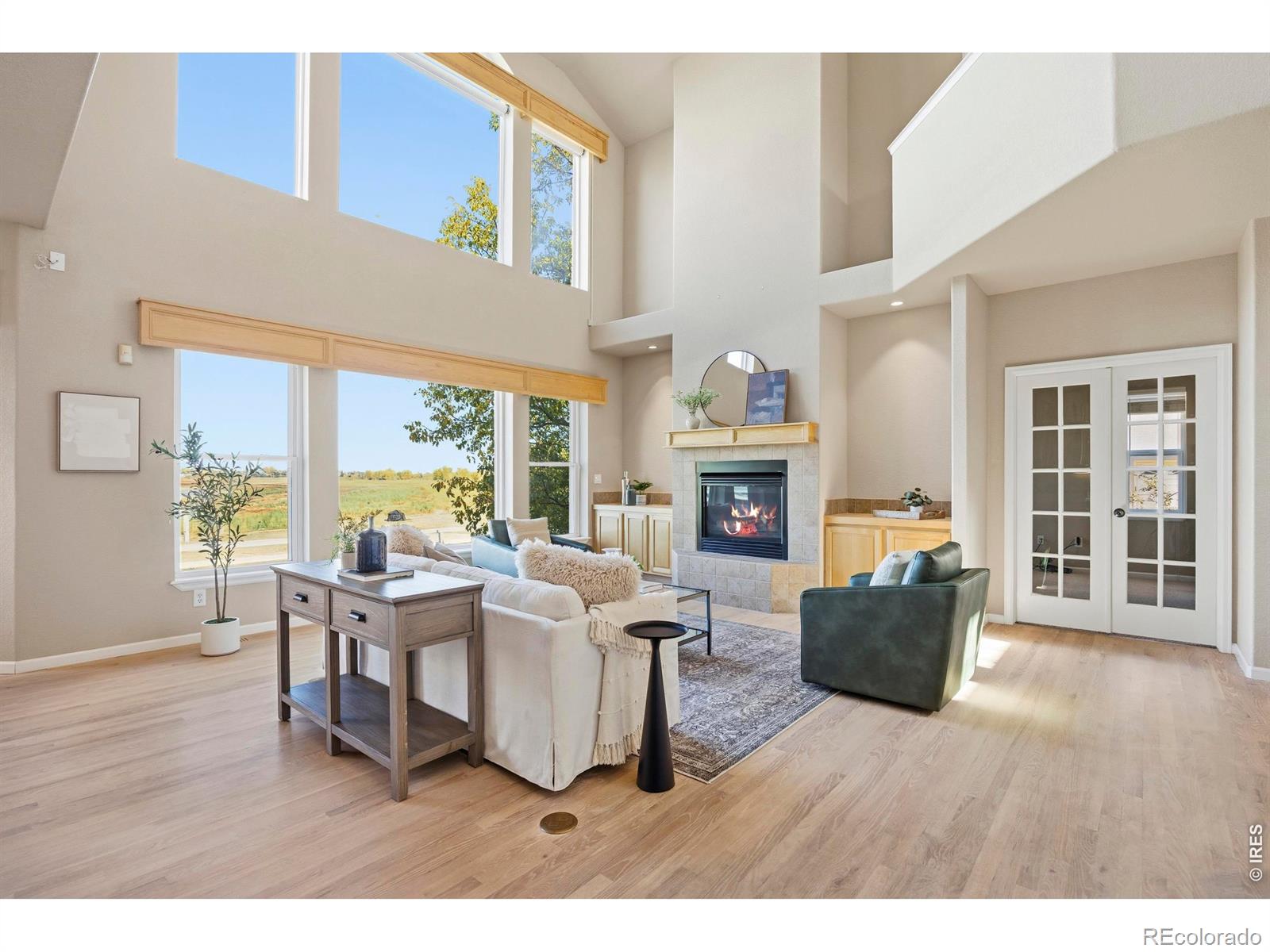 4927 Valley Oak Drive
