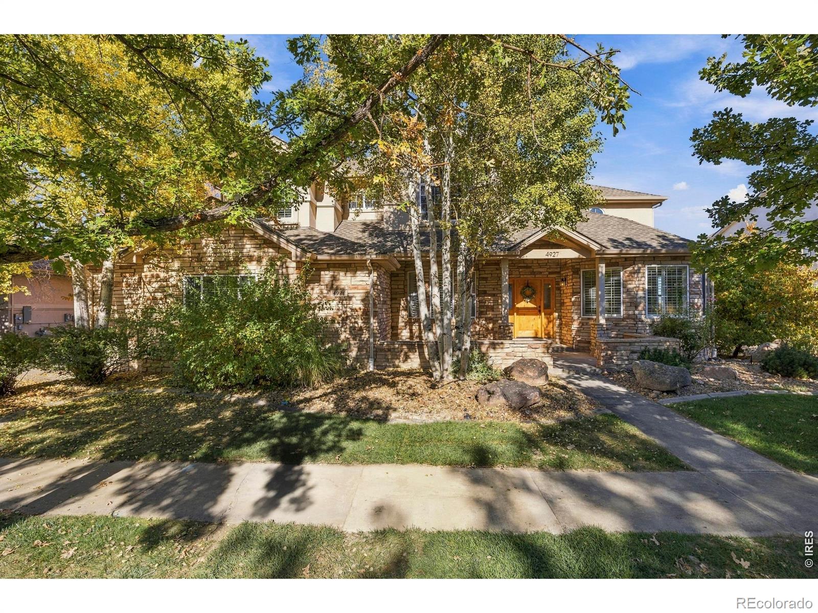 4927 Valley Oak Drive