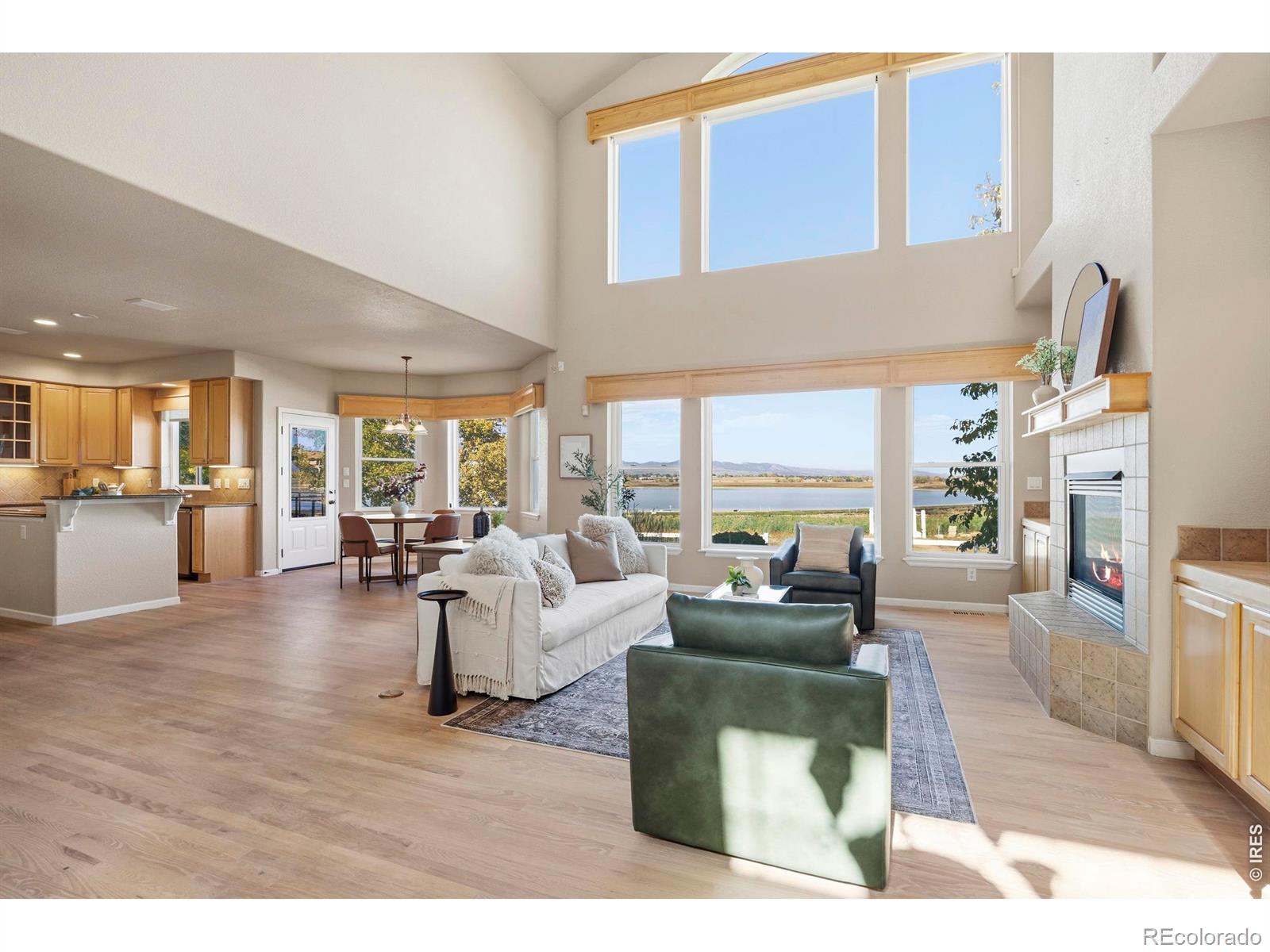 4927 Valley Oak Drive