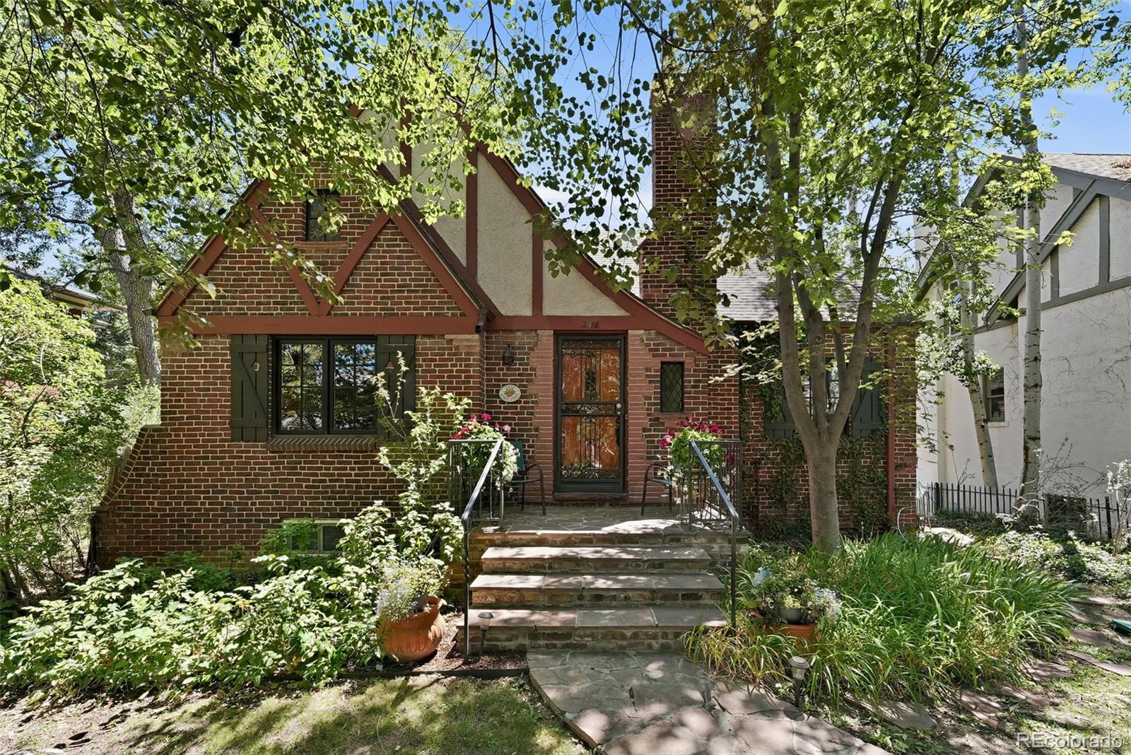2318 Albion Street