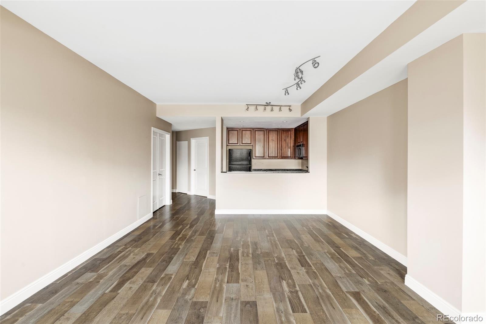 975 N Lincoln Street 4A